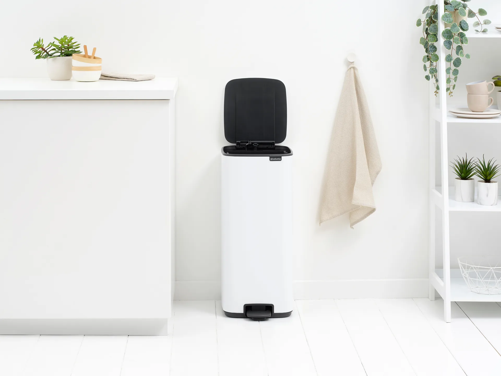 Poubelle à pédale Bo 30 L, White Brabantia