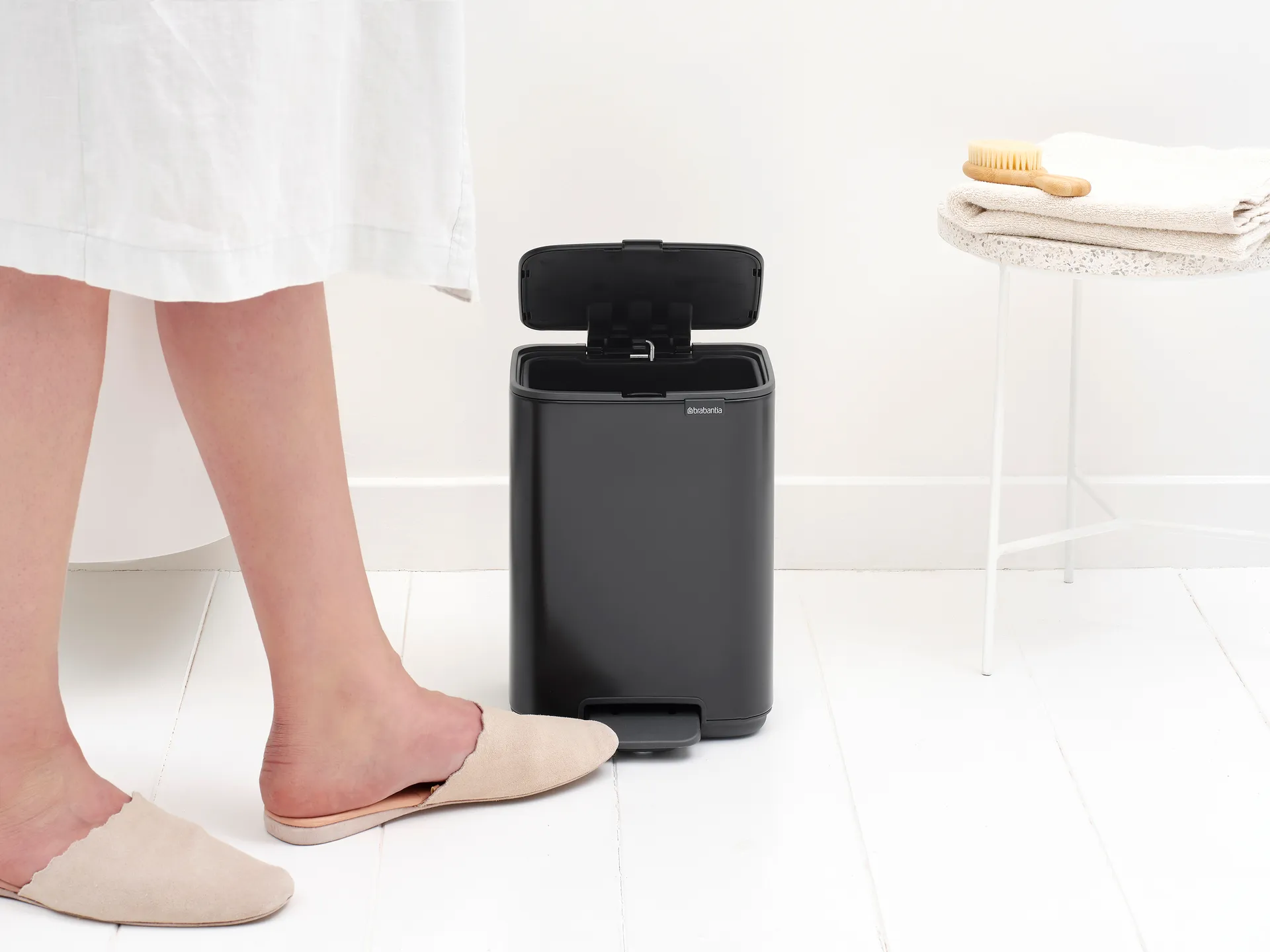 Poubelle à pédale Bo 4 L, Matt Black Brabantia