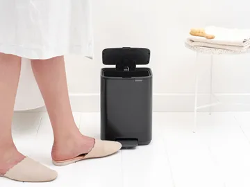 Poubelle à pédale Bo 4 L - Matt Black - Brabantia