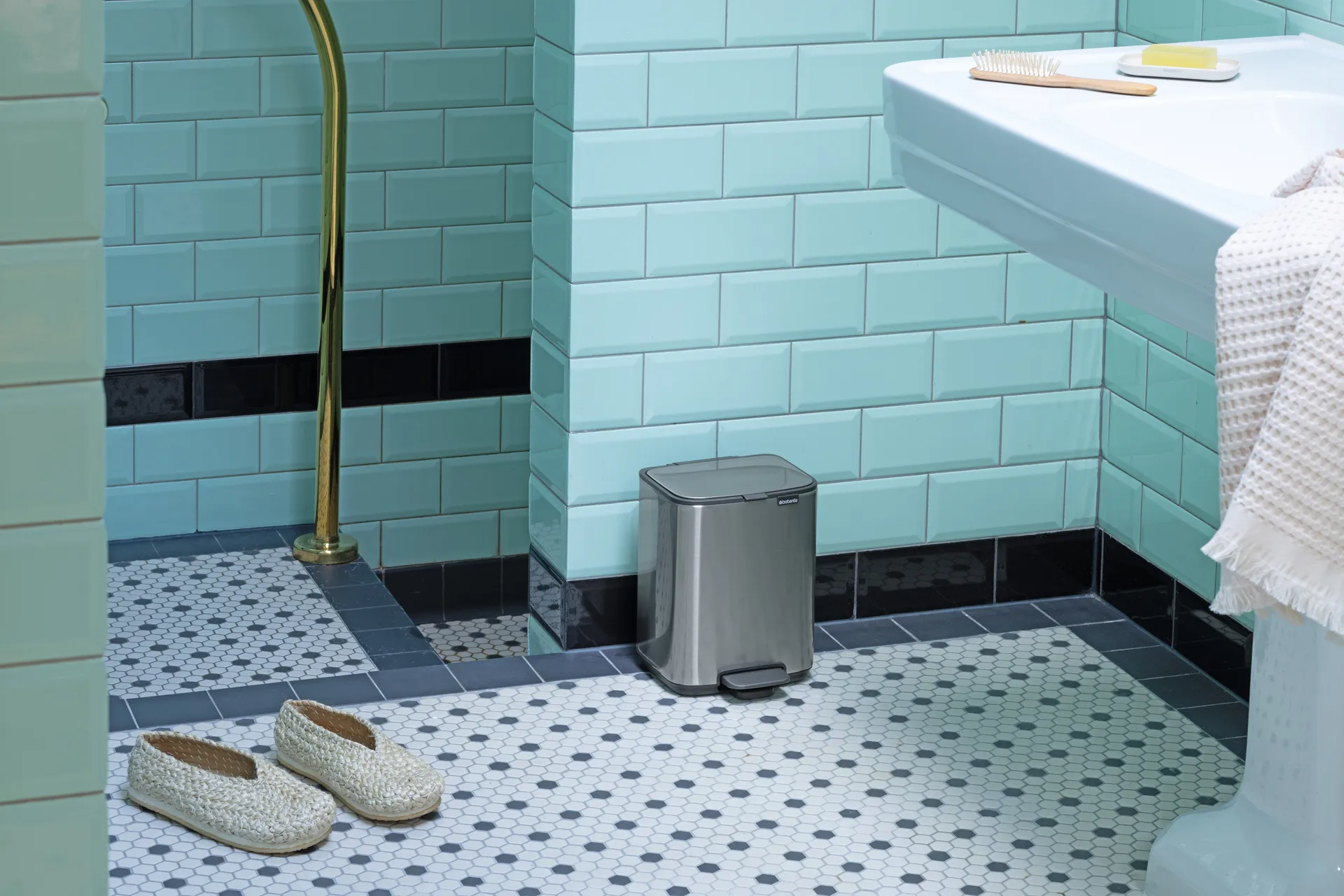 Poubelle à pédale Bo 4 L, Matt Steel Fingerprint Proof Brabantia