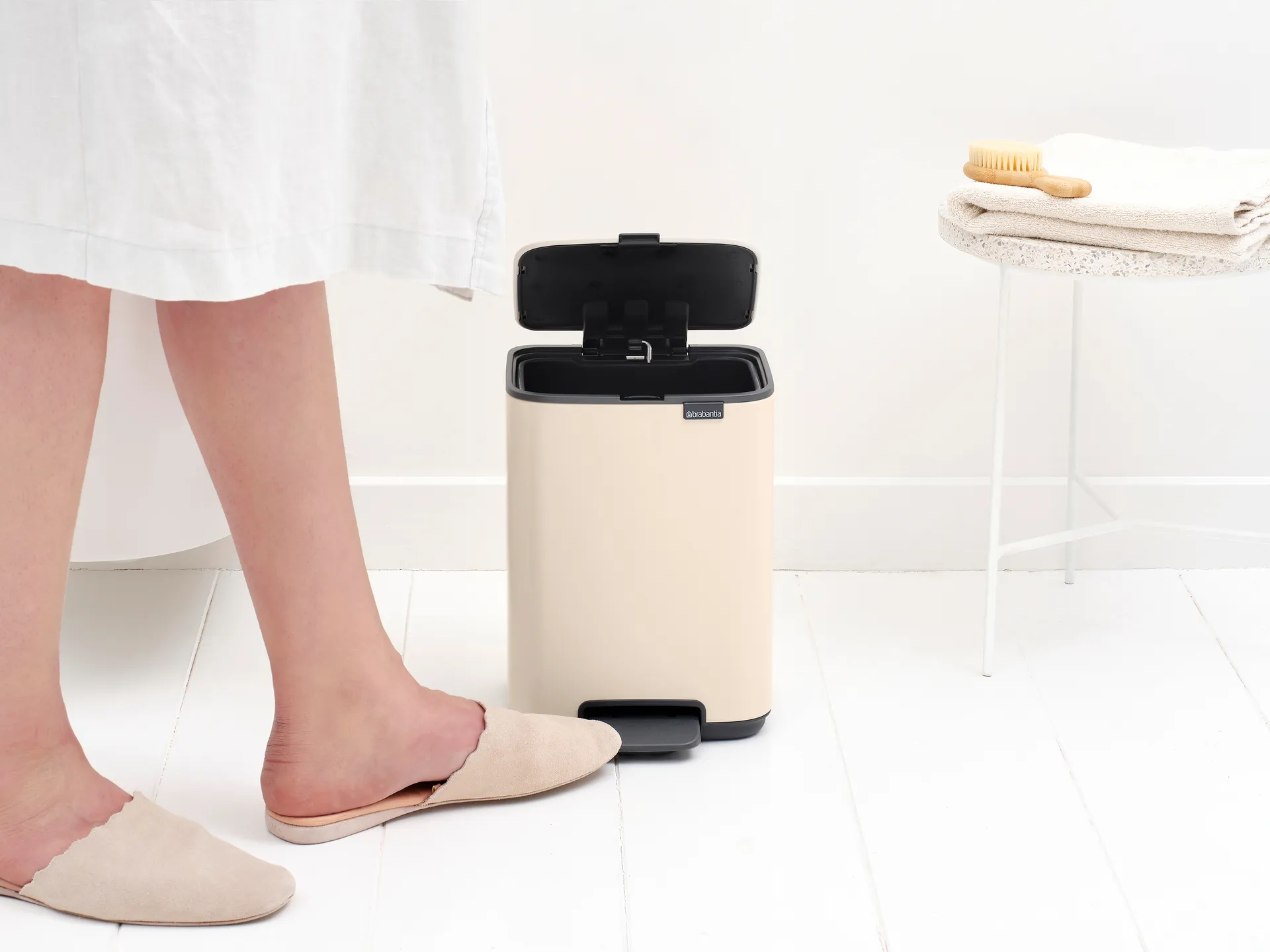 Poubelle à pédale Bo 4 L, Soft Beige Brabantia