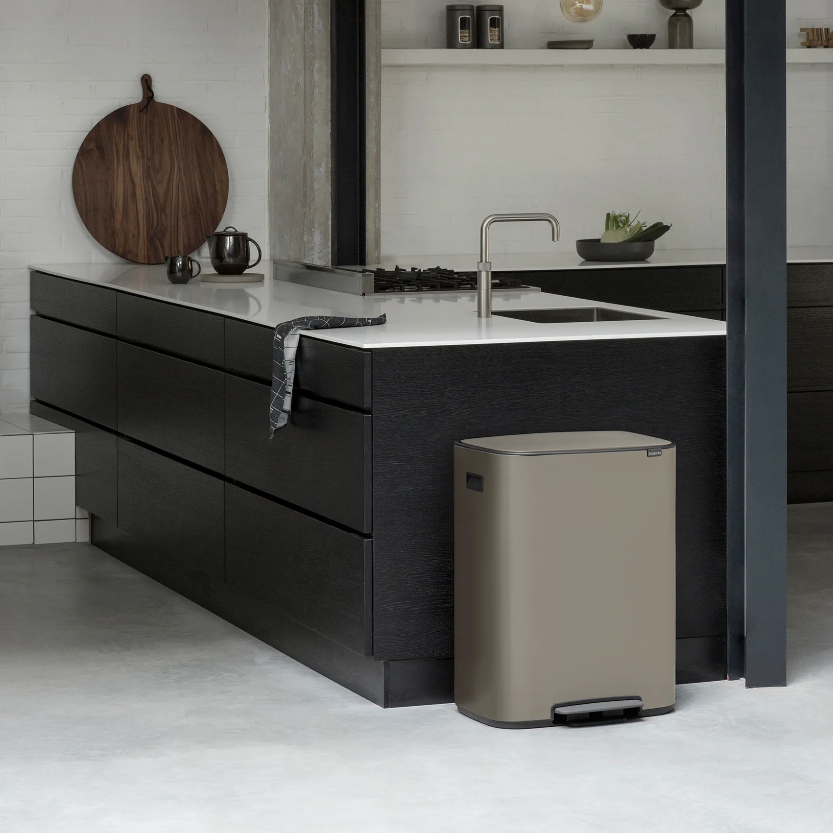 Poubelle à pédale Bo 60 L, Platinum Brabantia