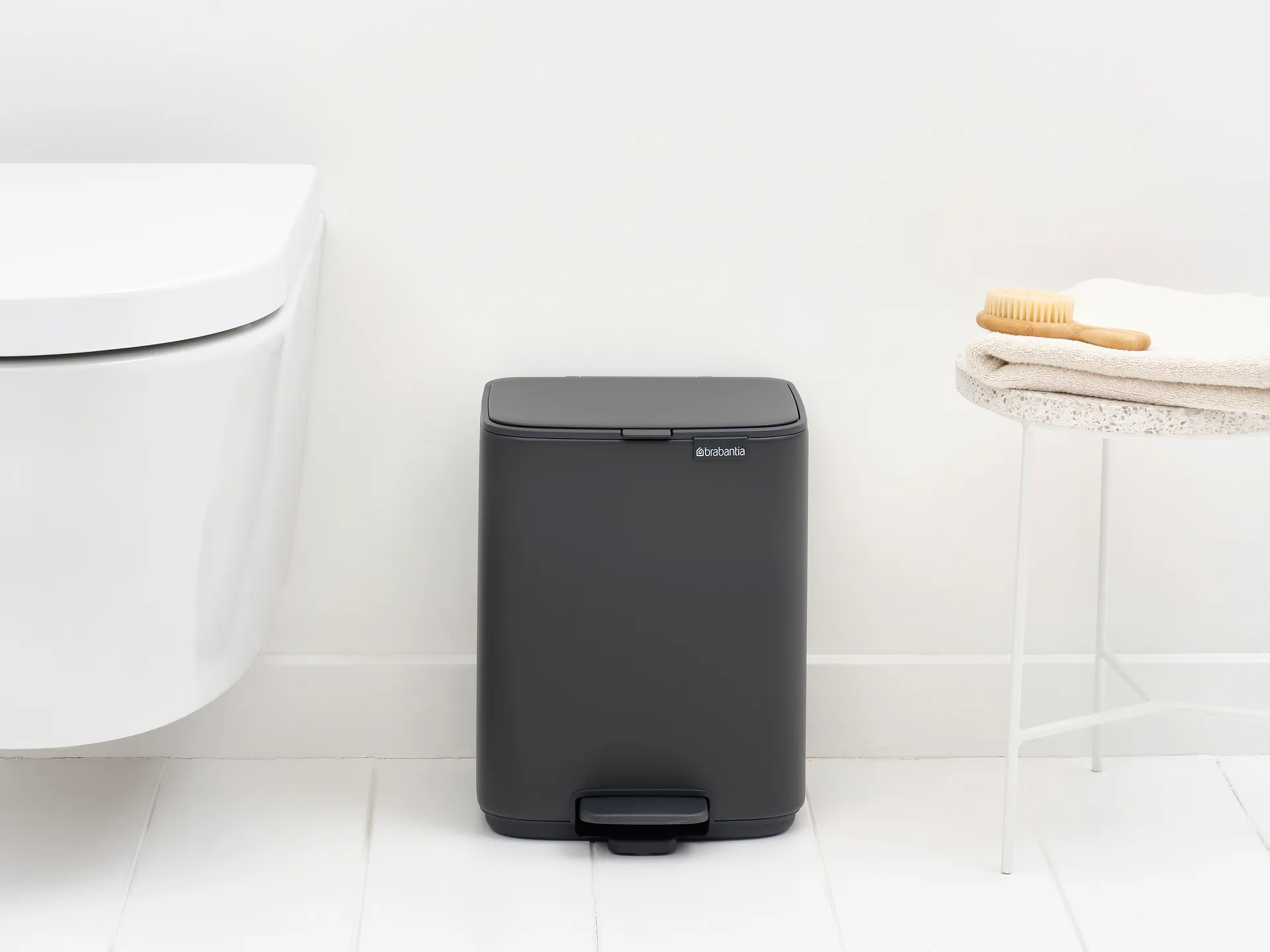 Poubelle à pédale Bo 7 L, Mineral Infinite Grey Brabantia