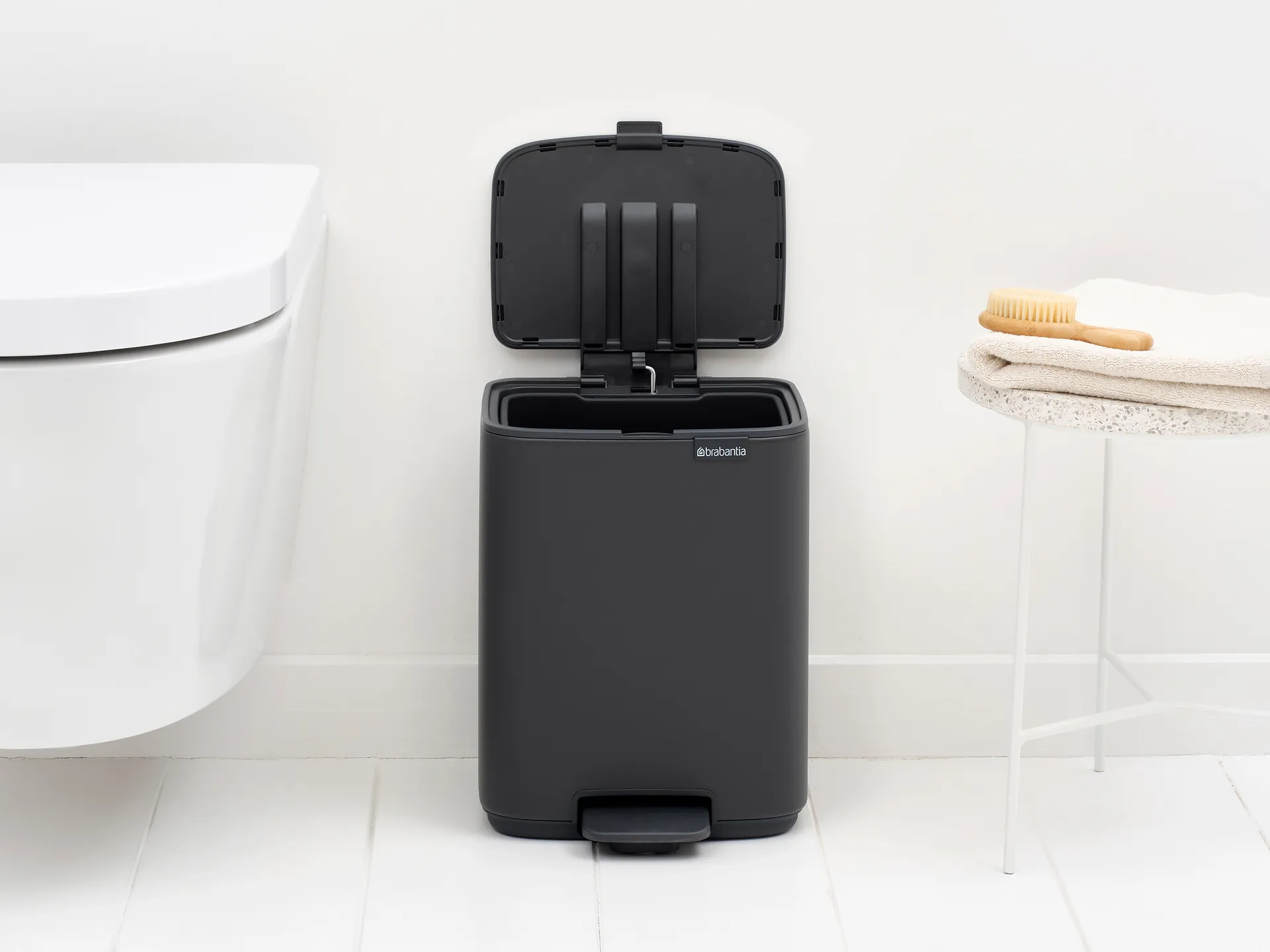 Poubelle à pédale Bo 7 L, Mineral Infinite Grey Brabantia