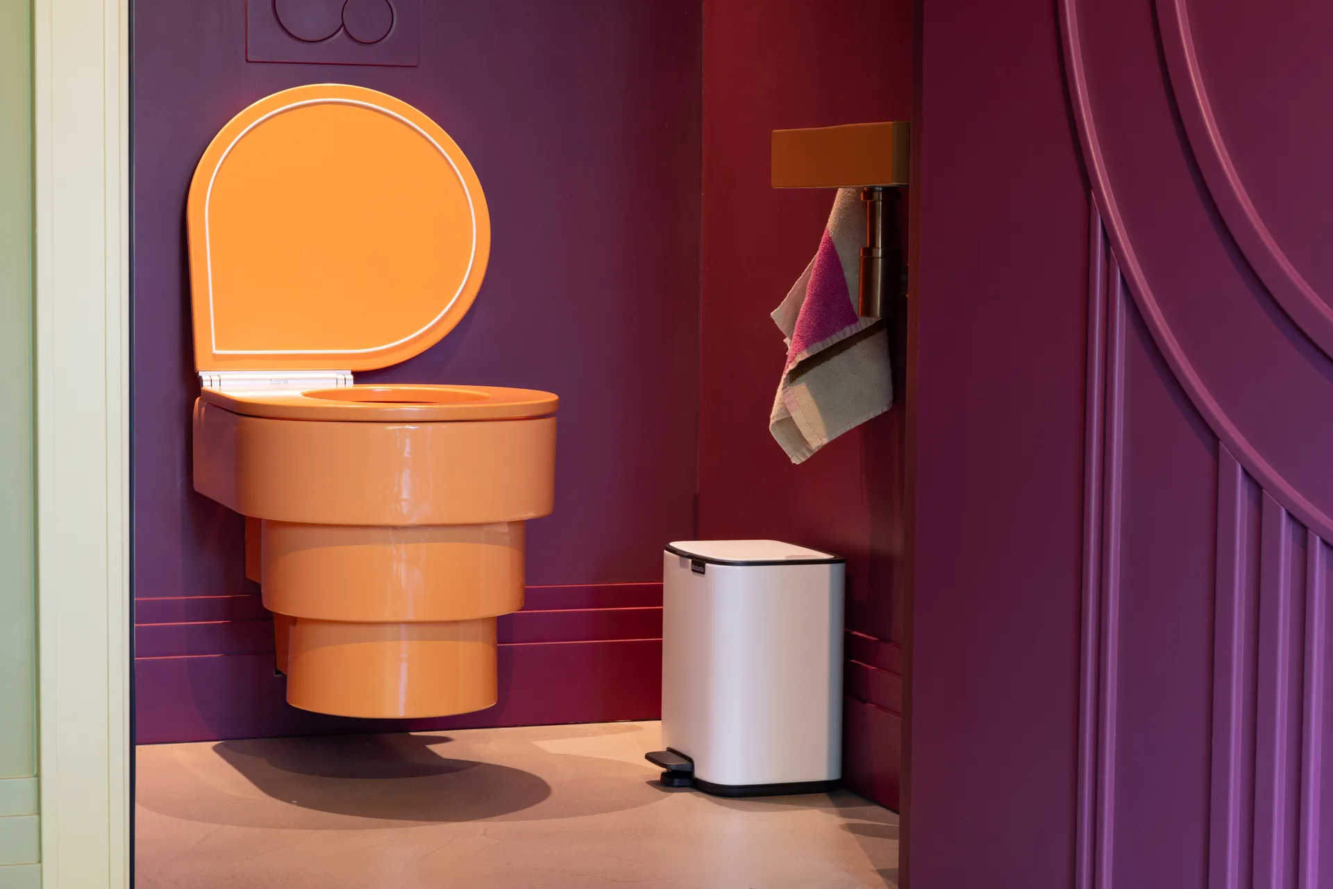 Poubelle à pédale Bo 7 L, White Brabantia