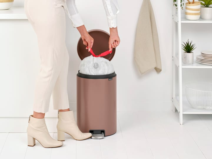 Poubelle à pédale New Icon 20 litres, Satin Taupe Brabantia