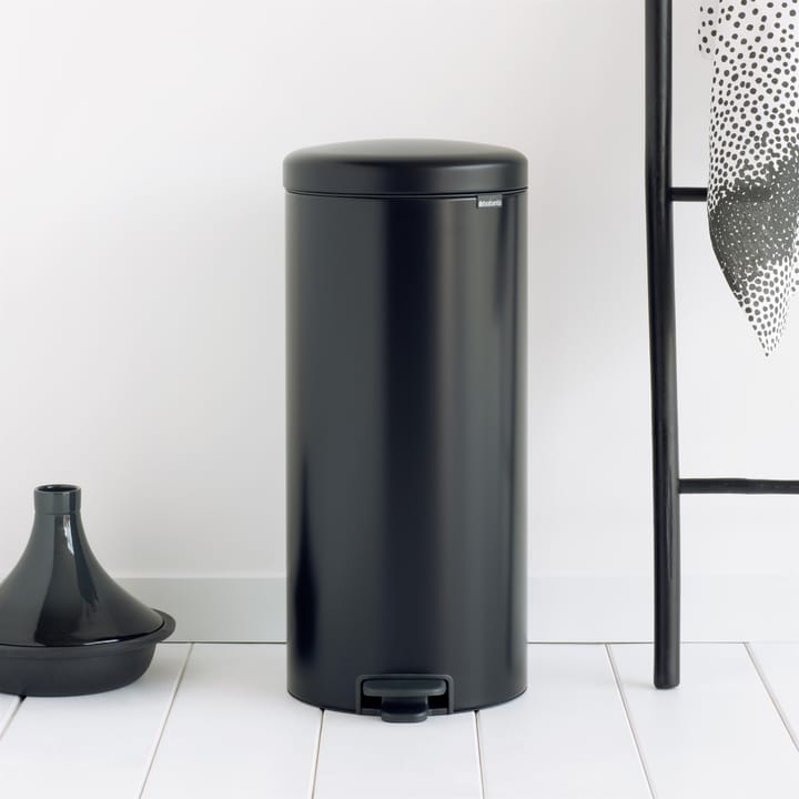 Poubelle à pédale New Icon 30 litres, noir mate Brabantia