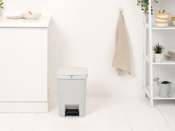 Poubelle à pédale StepUp 25 L, Gris clair Brabantia