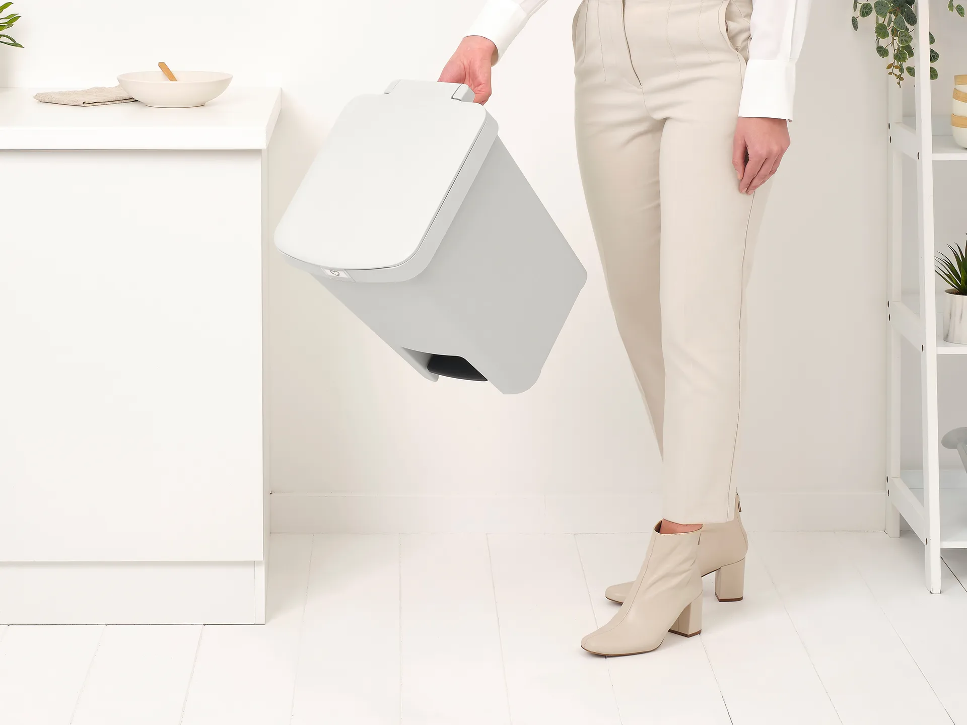 Poubelle à pédale StepUp 25 L, Gris clair Brabantia