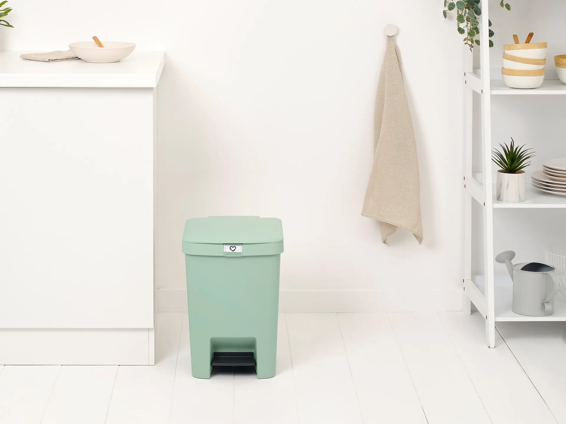 Poubelle à pédale StepUp 25 L, Jade green Brabantia