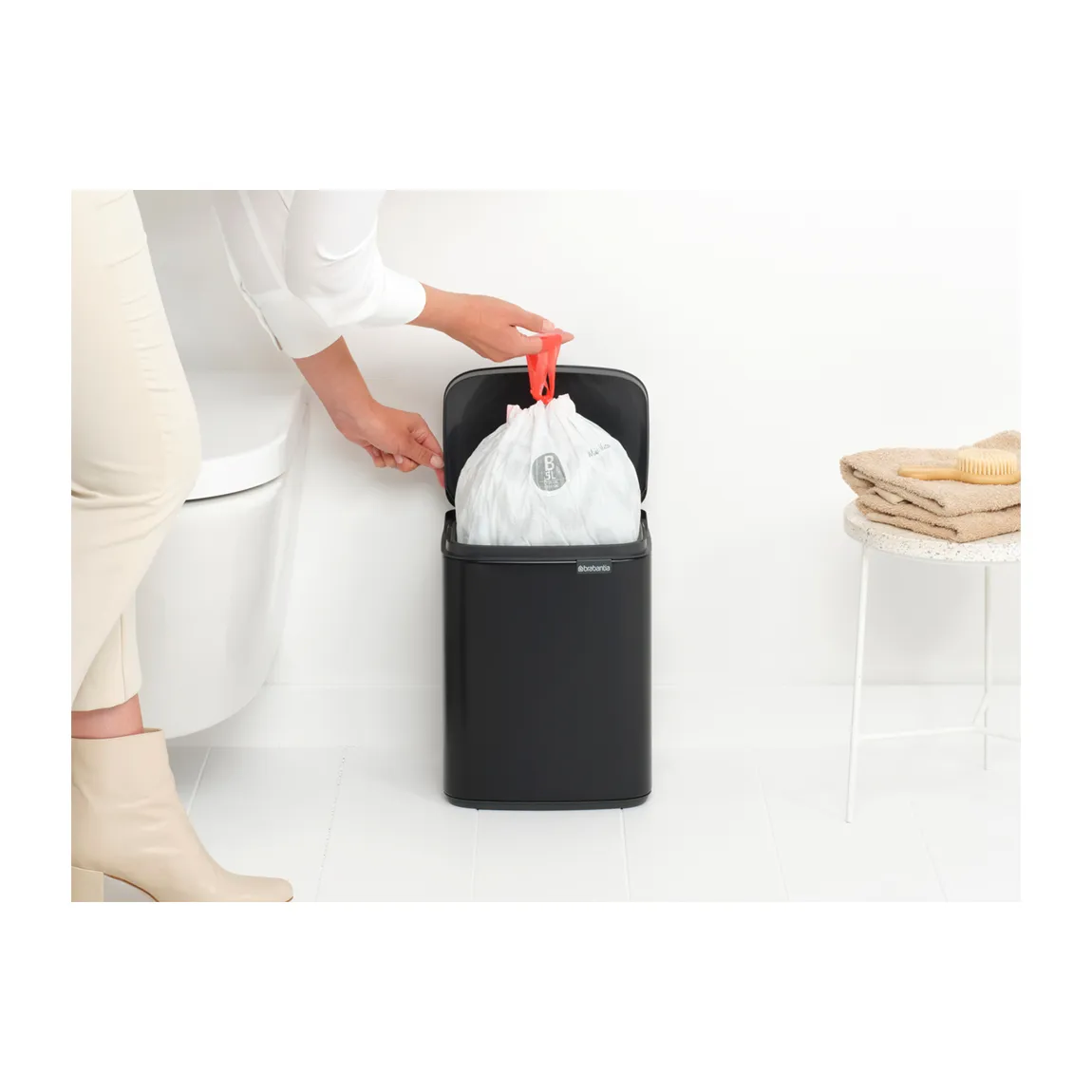 Poubelle Bo 7 L, Matte black Brabantia