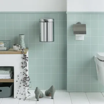 Poubelle murale New Icon 3 litres - acier brossé brillant - Brabantia