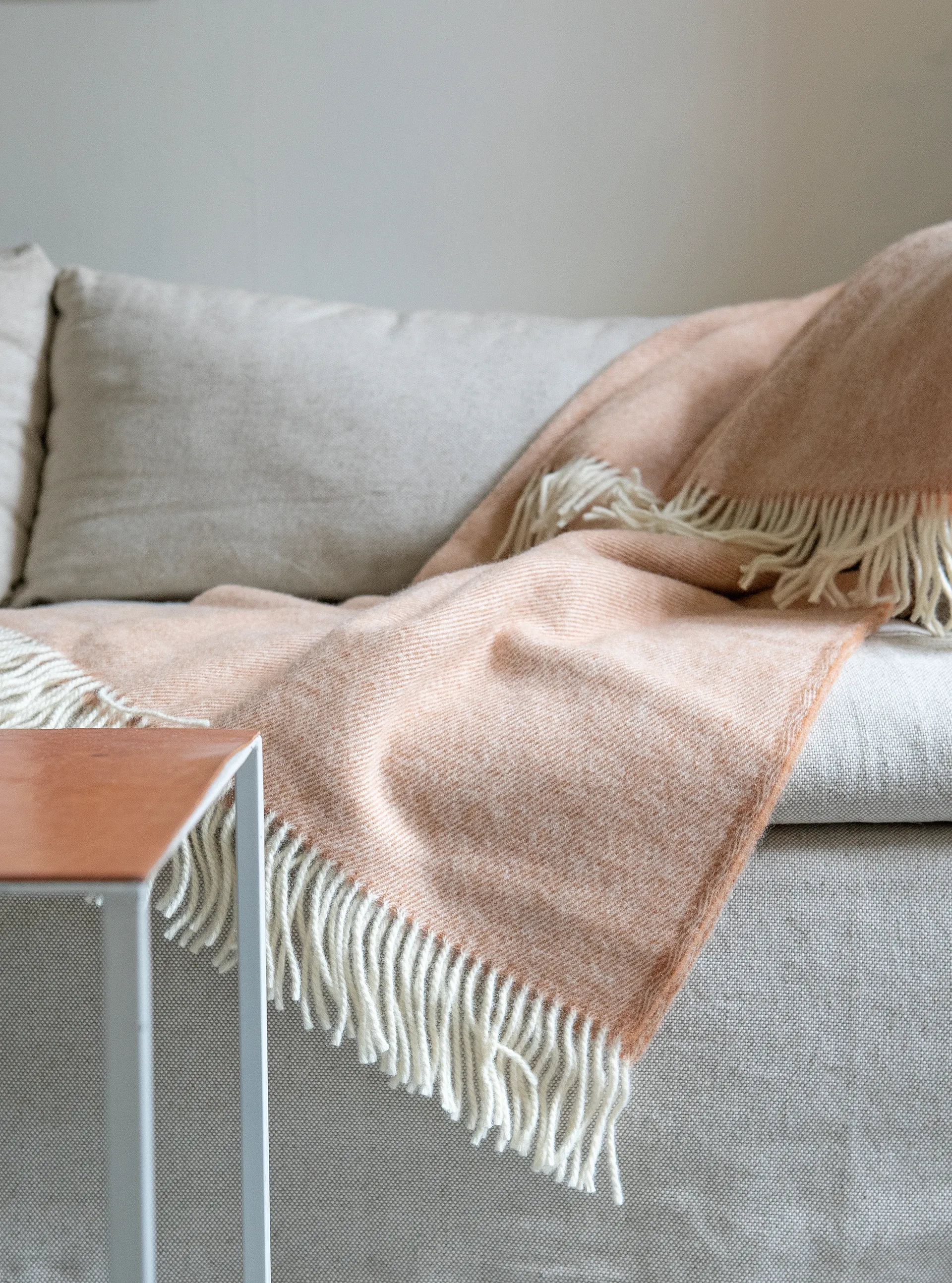 Couverture en laine Mono 170x130 cm, Sand Brita Sweden