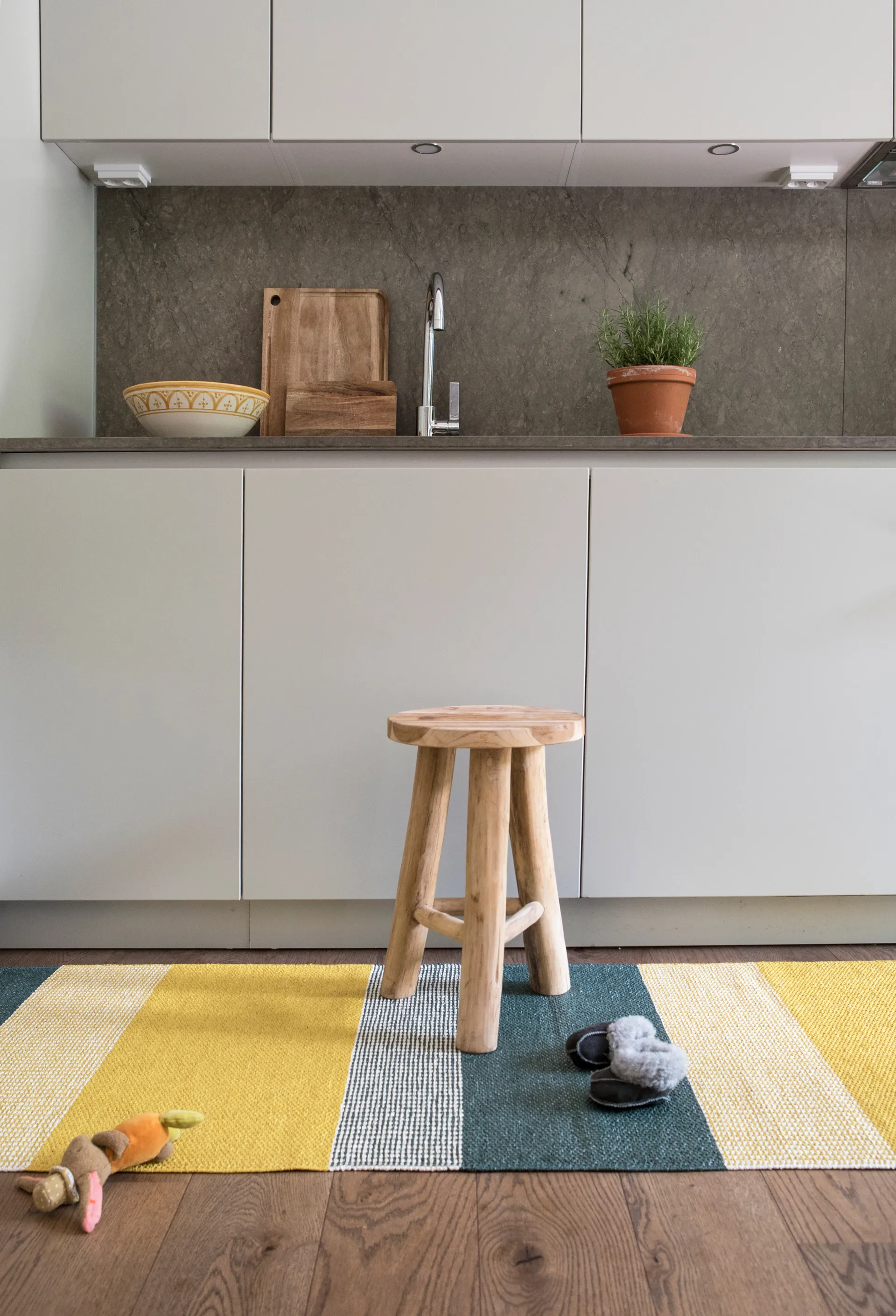 Tapis en plastique Seasons 170 x 250 cm, soleil (jaune) Brita Sweden