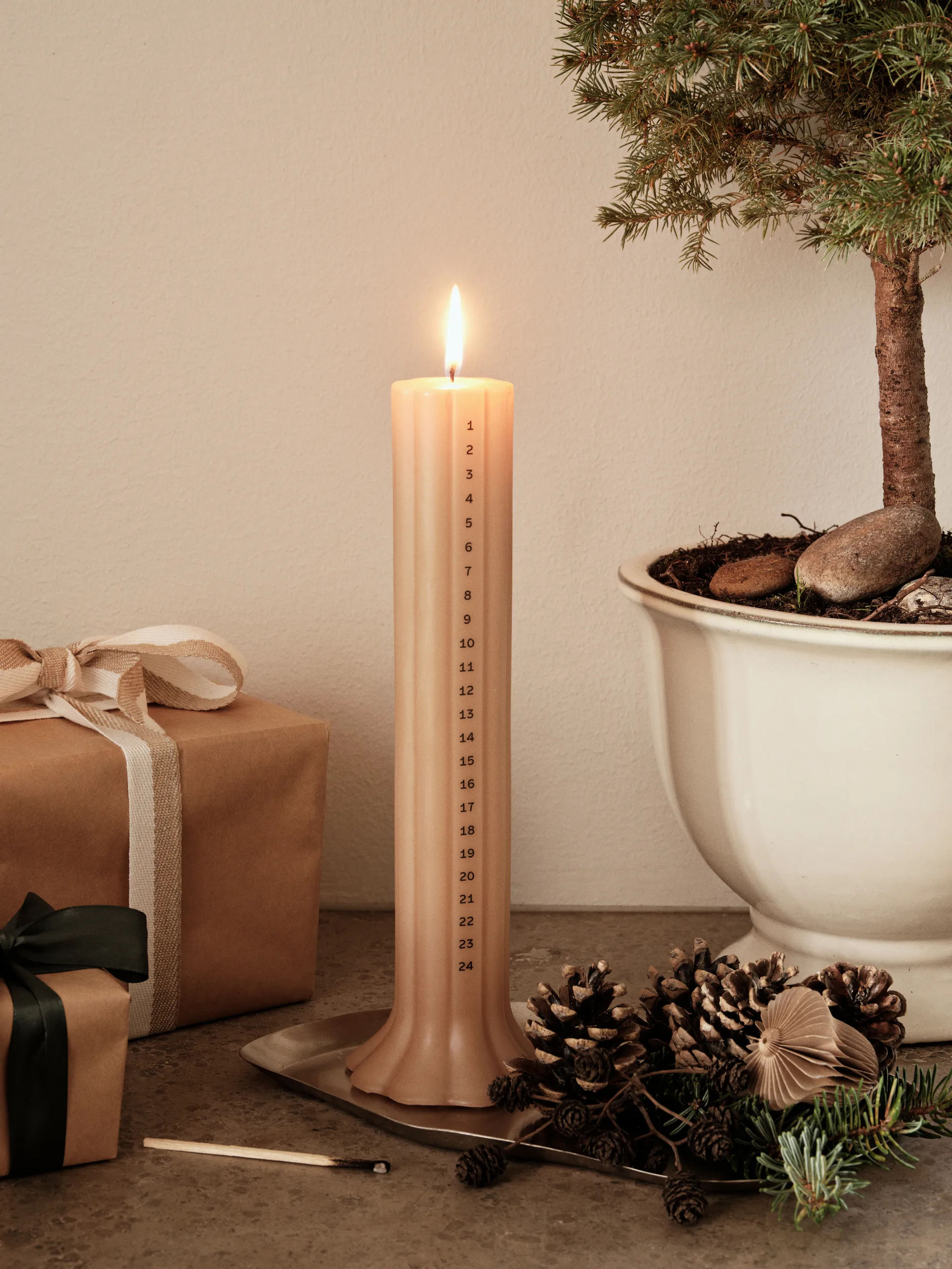 Bougie calendrier Heli, Walnut Broste Copenhagen