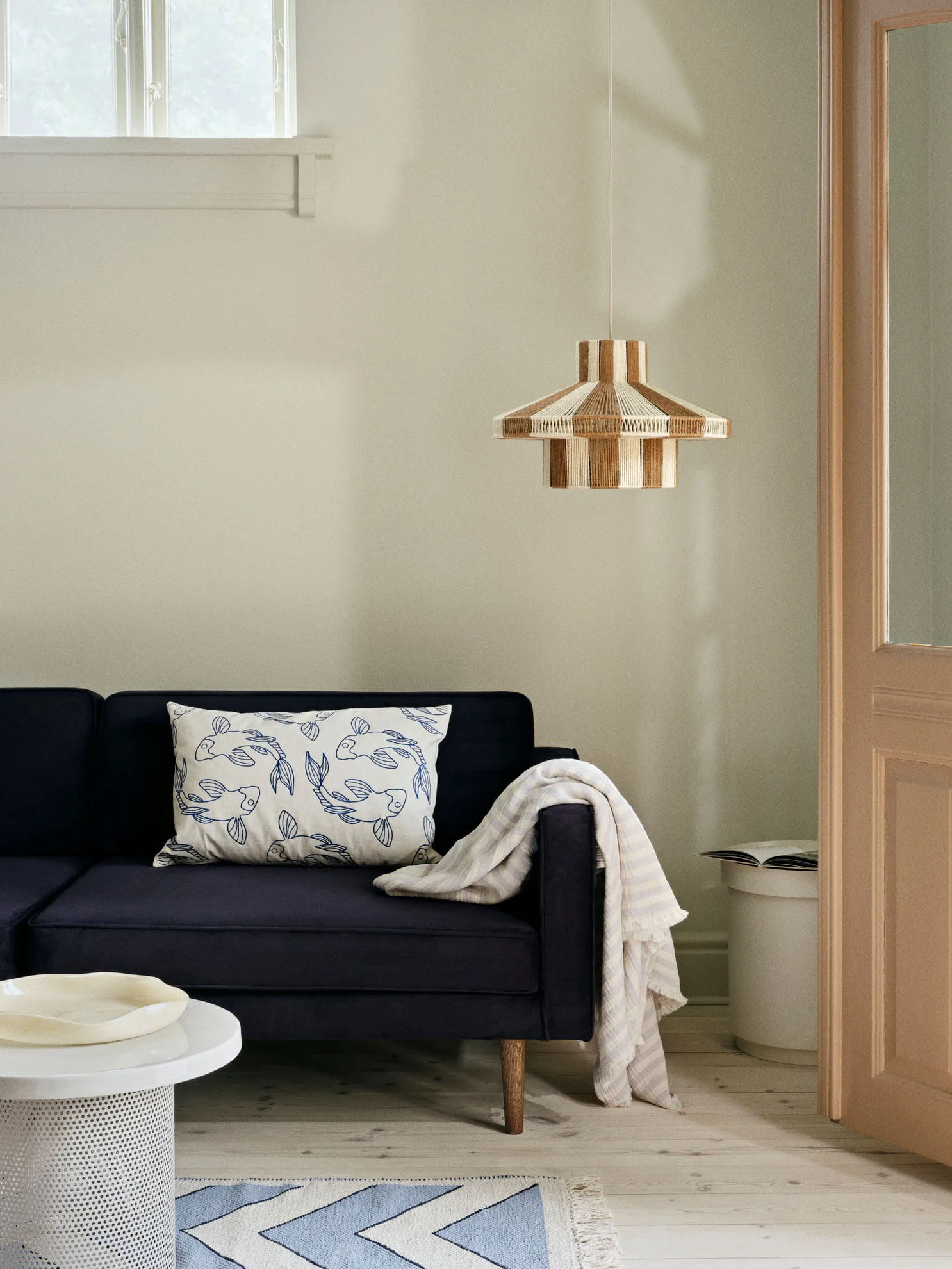 Housse de coussin Koi 40x60 cm, Intense blue Broste Copenhagen