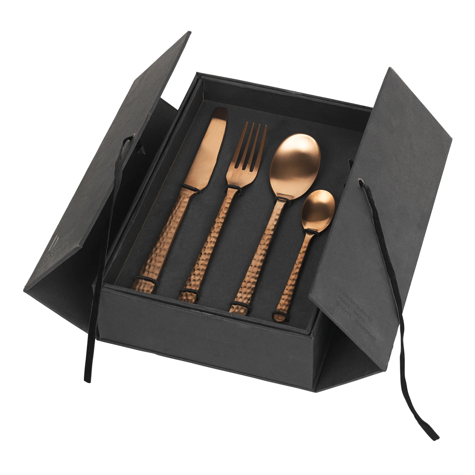 Hune couverts 16 pcs, Copper hammered Broste Copenhagen