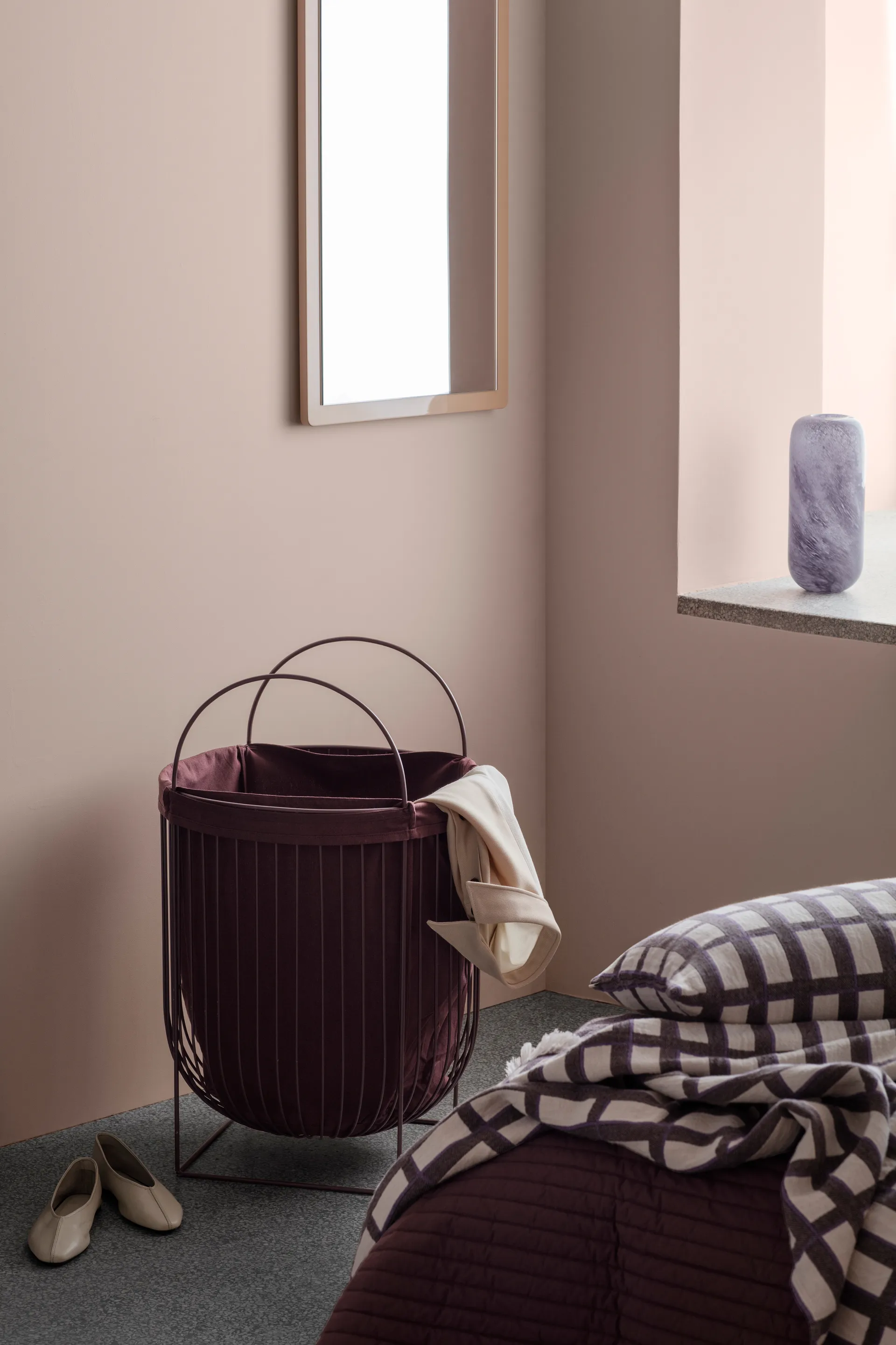 Panier à linge Arild, Puce Aubergine Broste Copenhagen