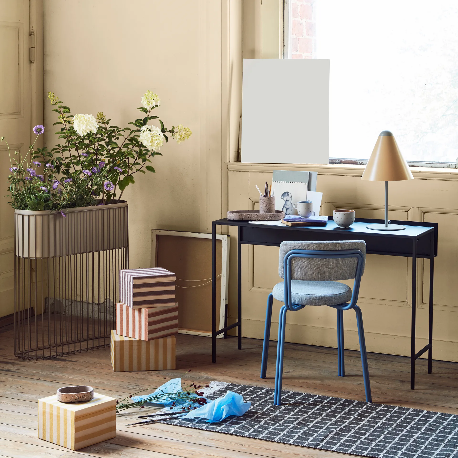 Pot à fleurs Fenja, Simply taupe warm grey Broste Copenhagen