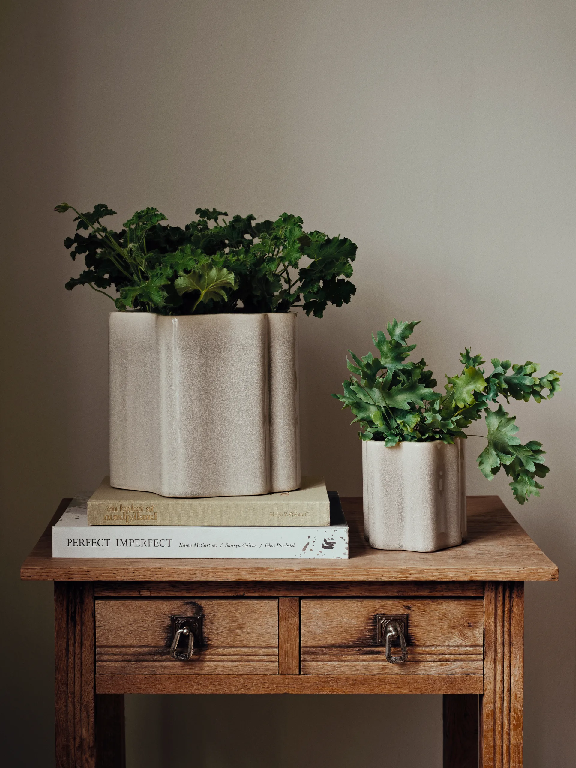 Pot de fleurs Sonja H:12 cm, Rainy Day Grey Broste Copenhagen