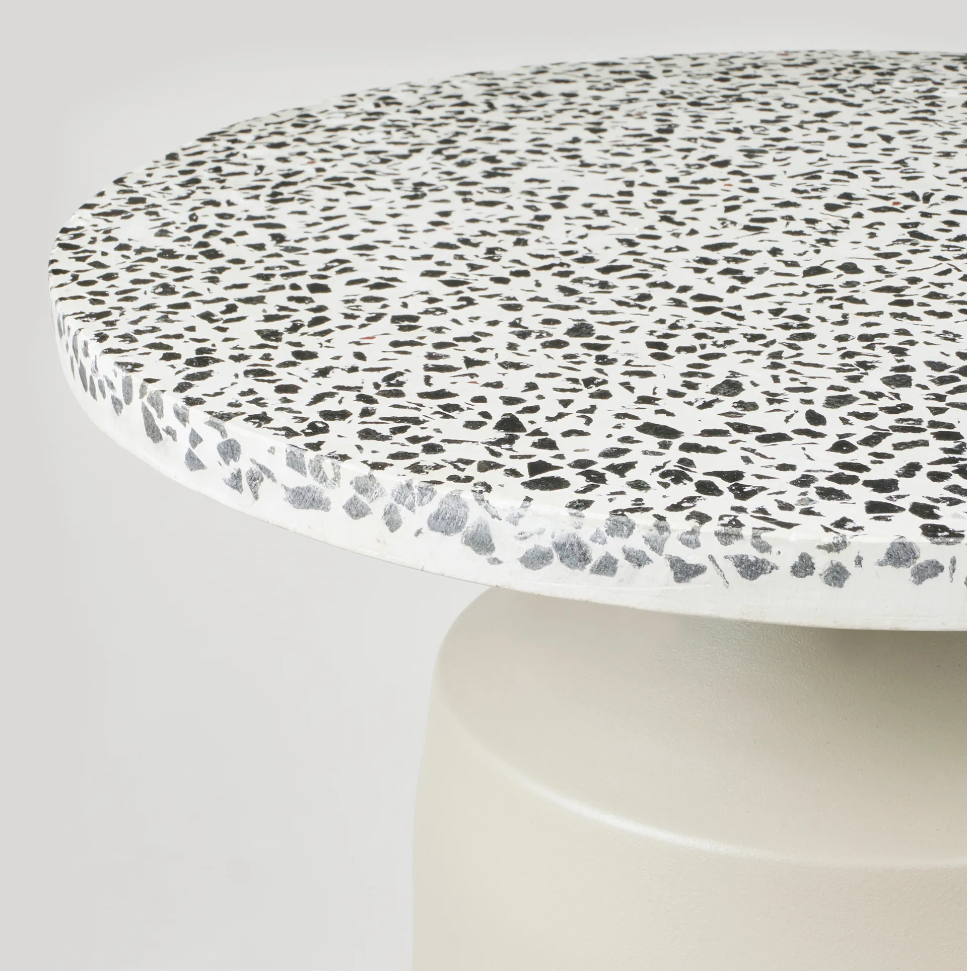 Table d'appoint Agari Ø45x45 cm, Rainy day grey-black Broste Copenhagen