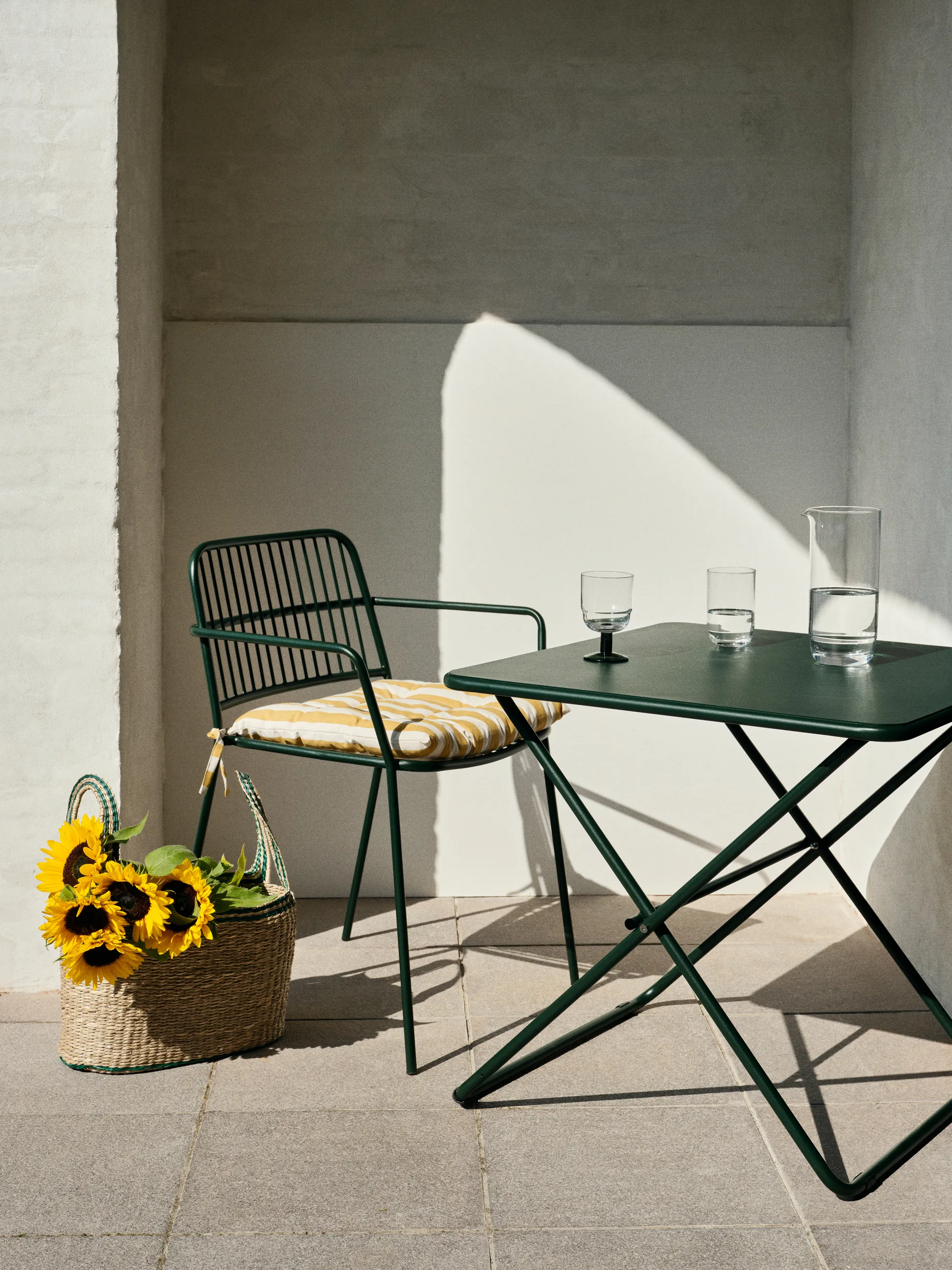 Table Eden 70x70x74 cm, Forest green Broste Copenhagen