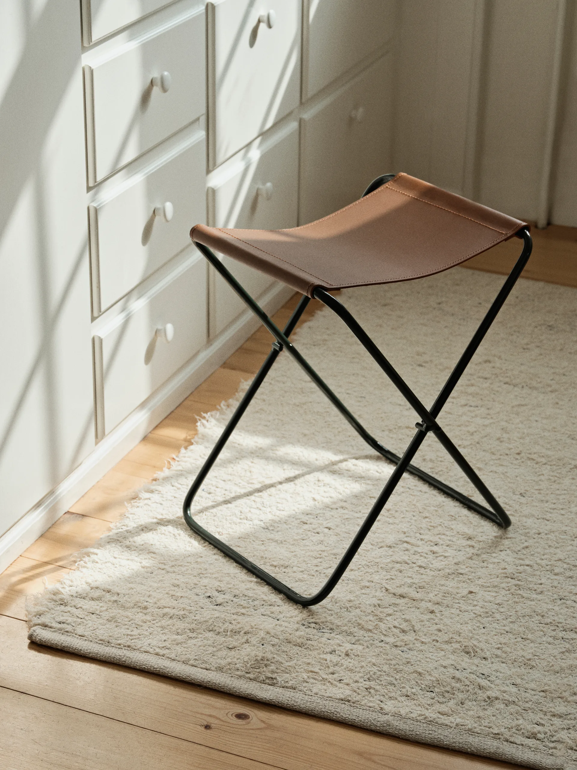 Tabouret Nola cuir, Forest green Broste Copenhagen