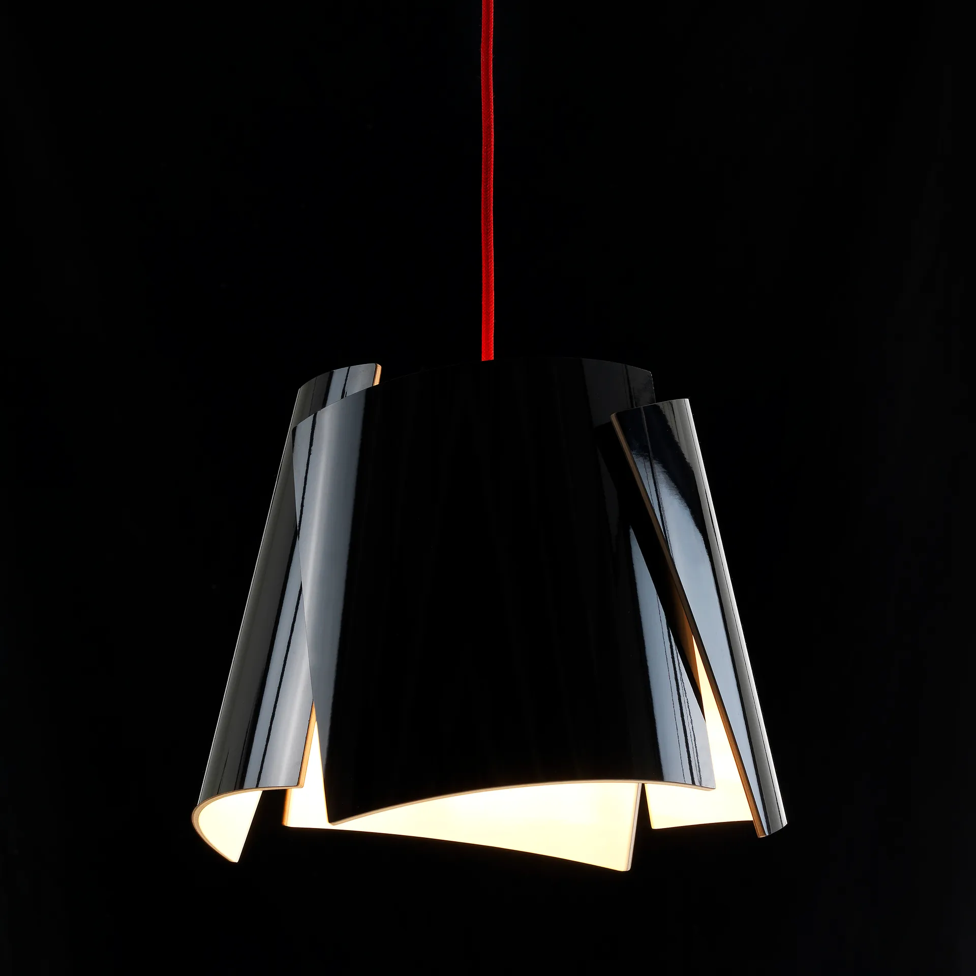 Lampe Leaf noire, noir-rouge Bsweden