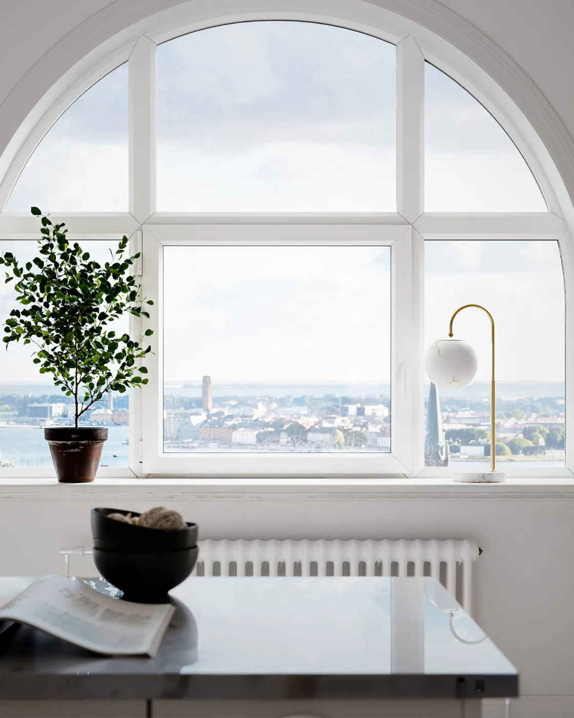 Lampe de table Bellagio 60 cm, Laiton-blanc By Rydéns