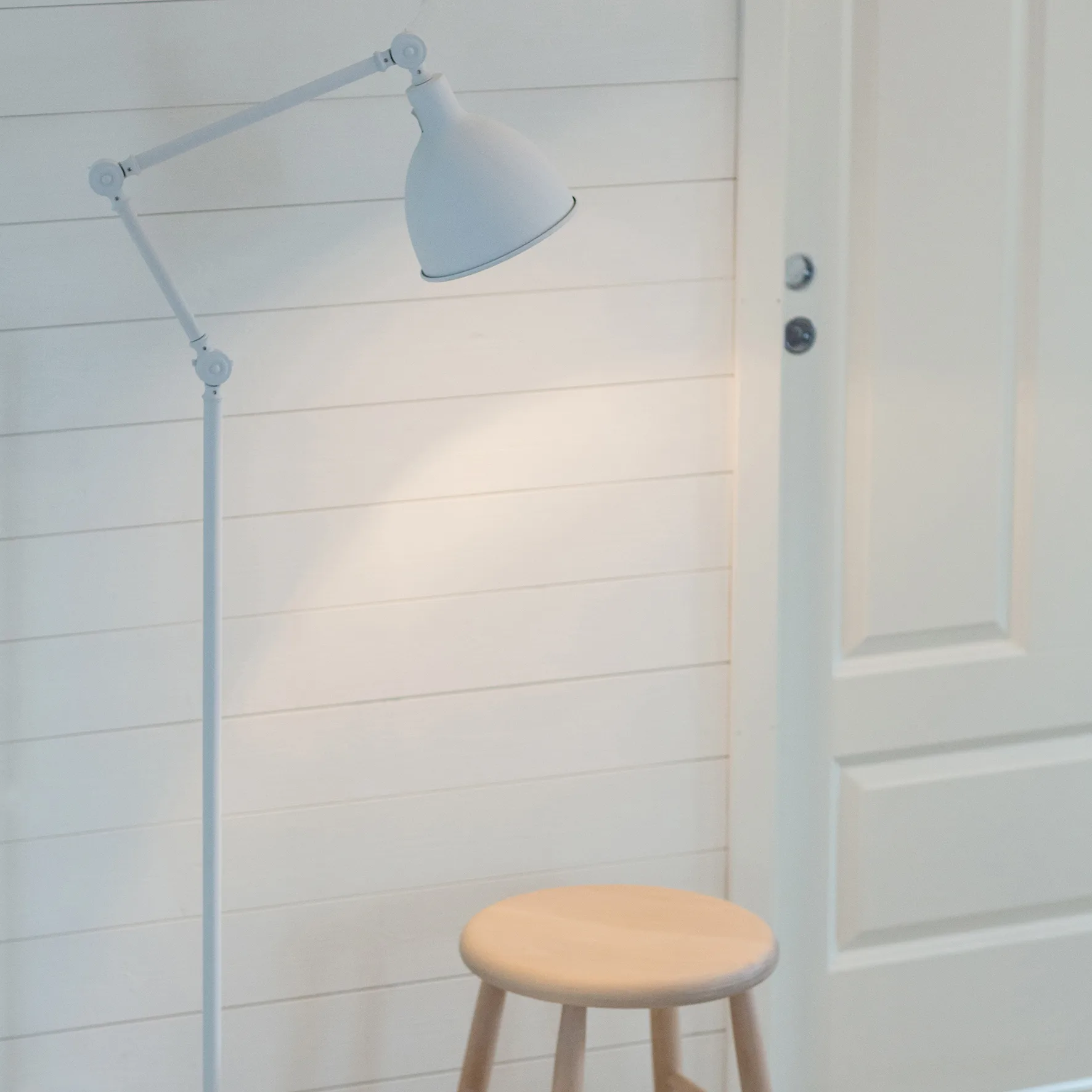 Lampe sur pied Bazar, Sable blanc By Rydéns