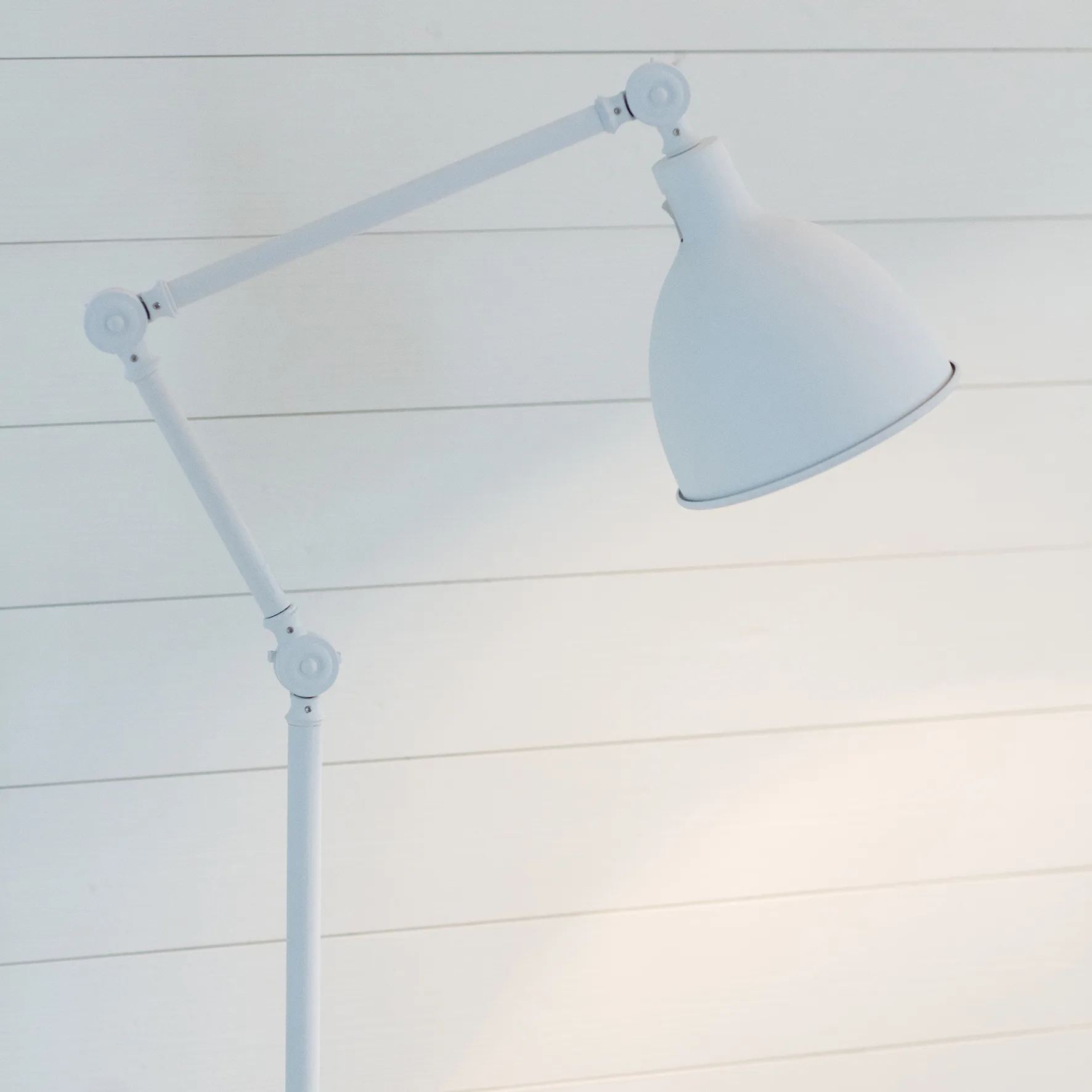 Lampe sur pied Bazar, Sable blanc By Rydéns