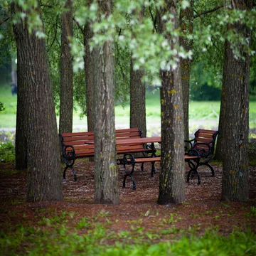 Banc Byarum - Imprégnation de pin, support noir - Byarums bruk