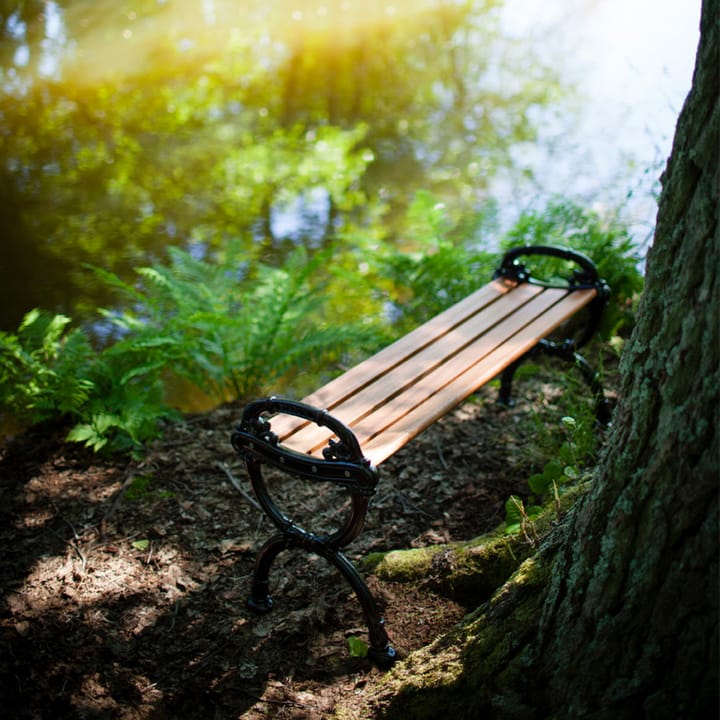 Banc Byarum, Pin brun lasure, support blanc Byarums bruk