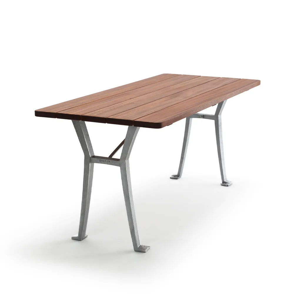 Table Lessebo, Acajou, support en aluminium brut Byarums bruk