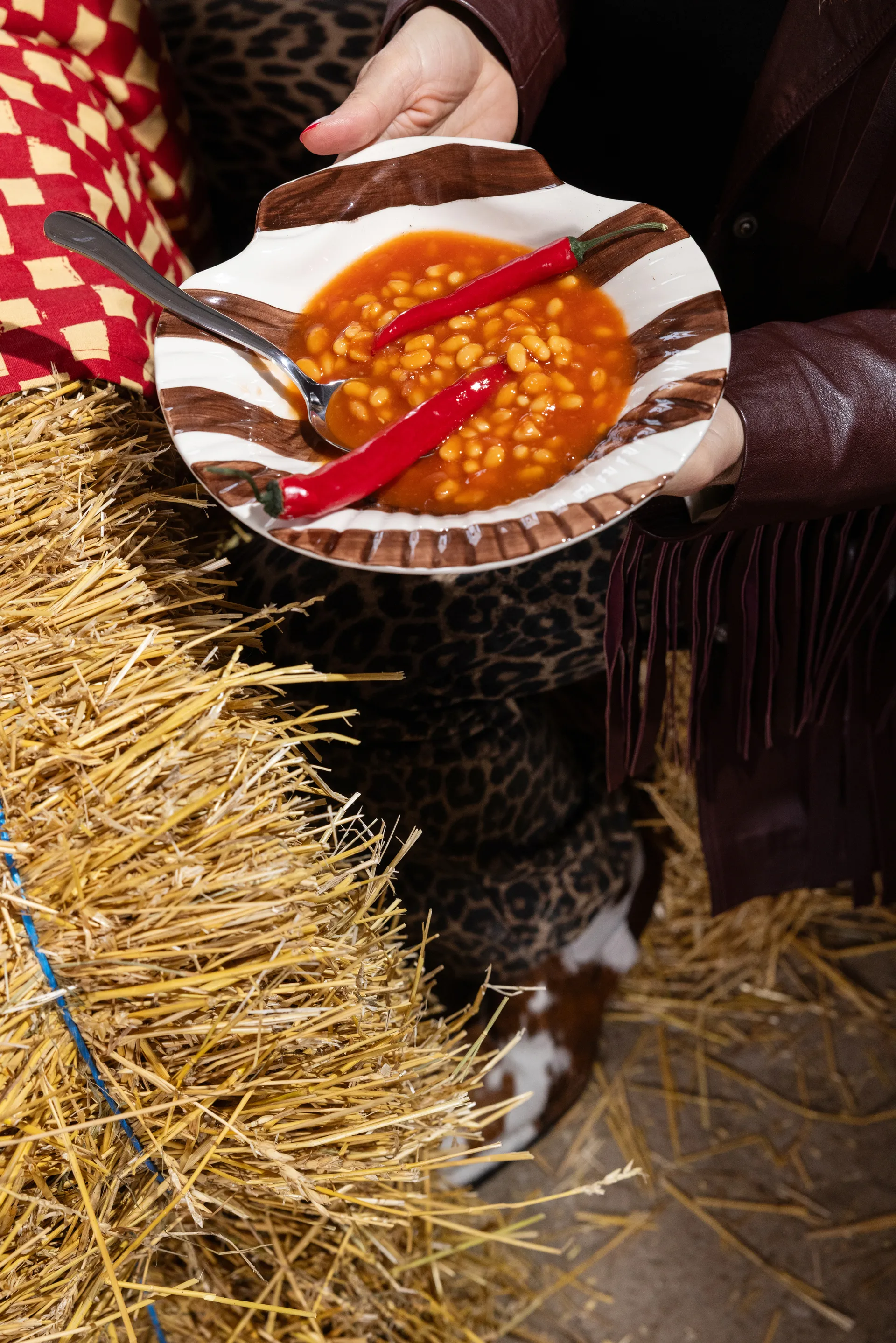 Assiette Armona stripe 23,5x23,5 cm, Brun foncé-blanc Byon