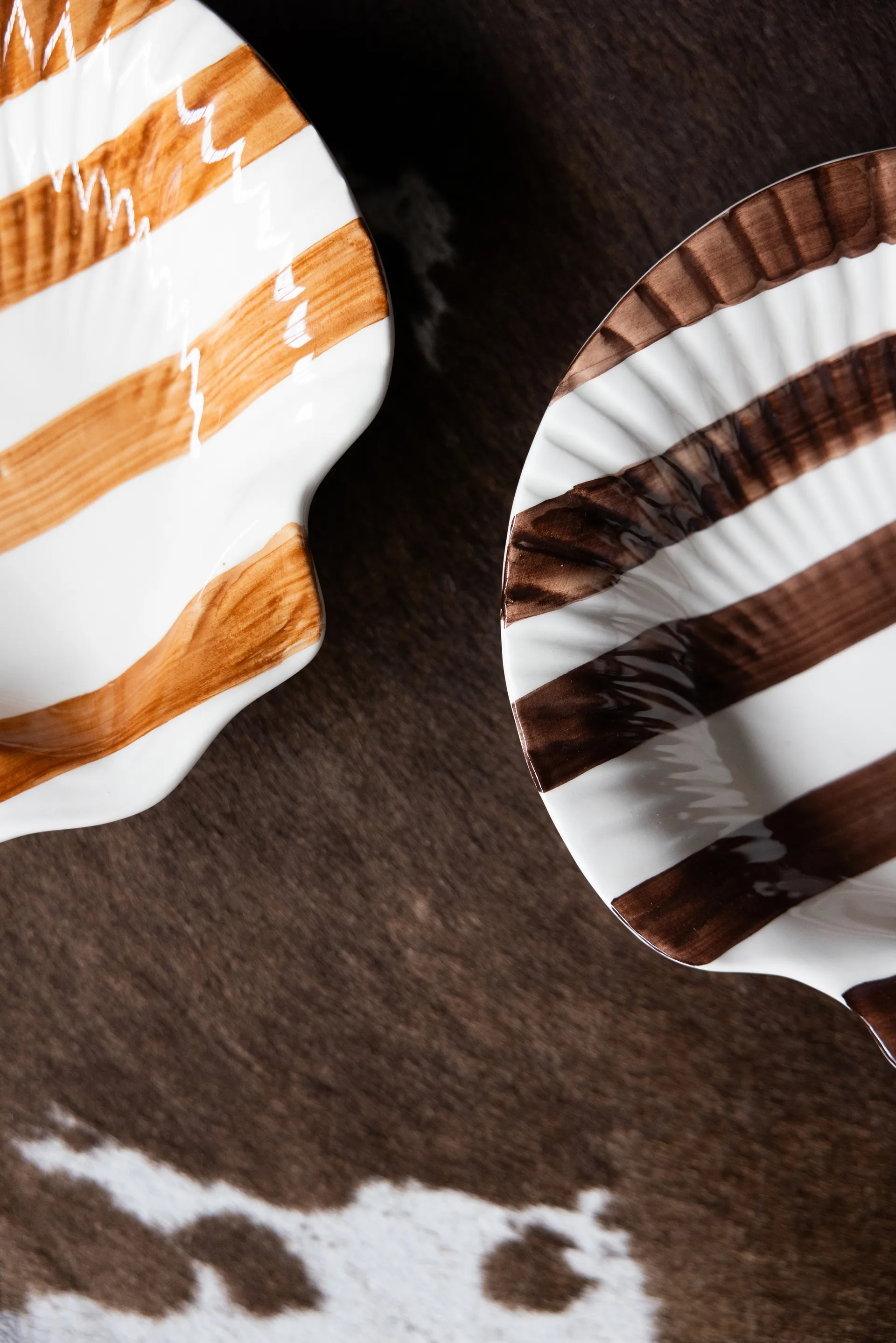 Assiette Armona stripe 23,5x23,5 cm, Brun foncé-blanc Byon