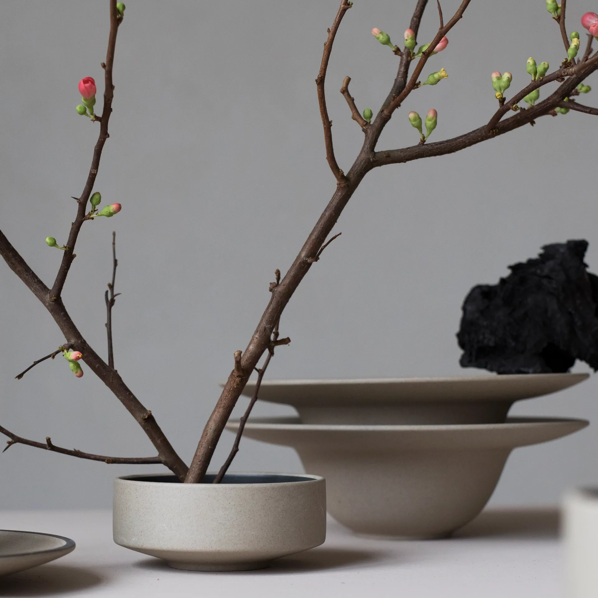 Assiette creuse Fumiko, Beige-noir Byon