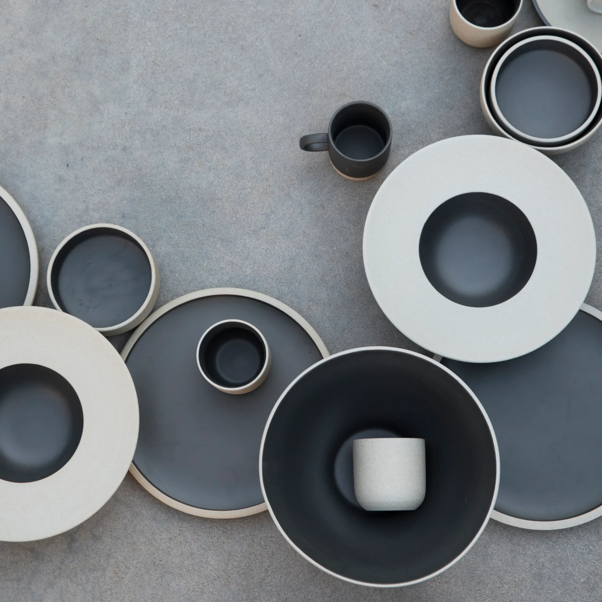 Assiette creuse Fumiko, Beige-noir Byon