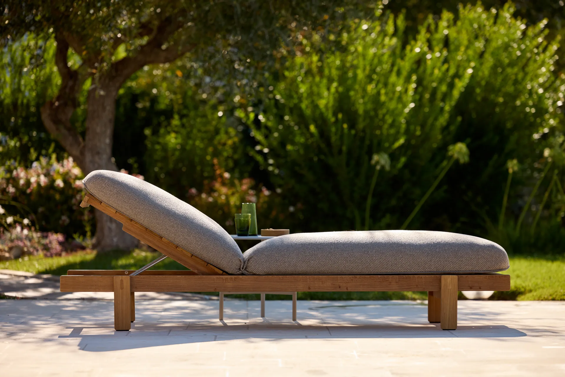 Bain de soleil Vista, Teck Cane-line