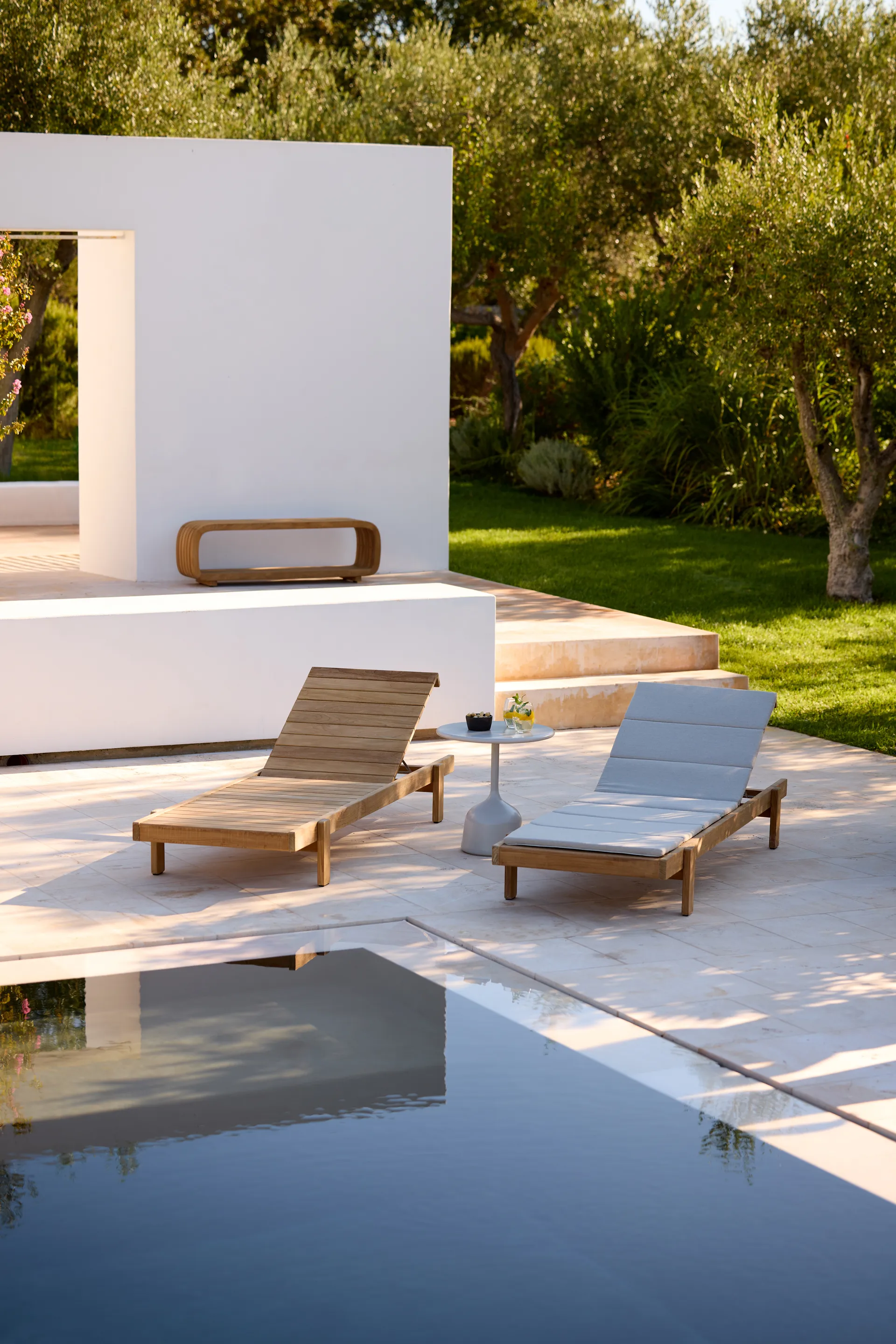 Bain de soleil Vista, Teck Cane-line