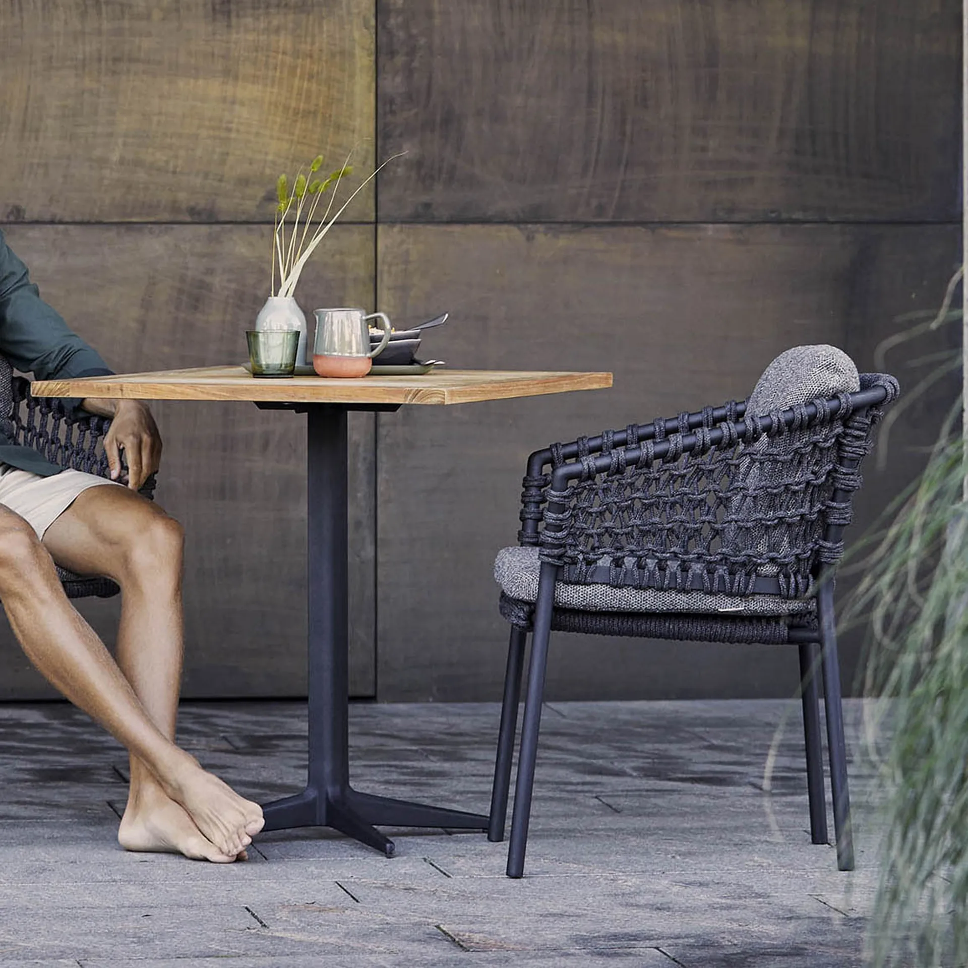 Table de café Drop teak 72x72 cm, Pied lava grey Cane-line