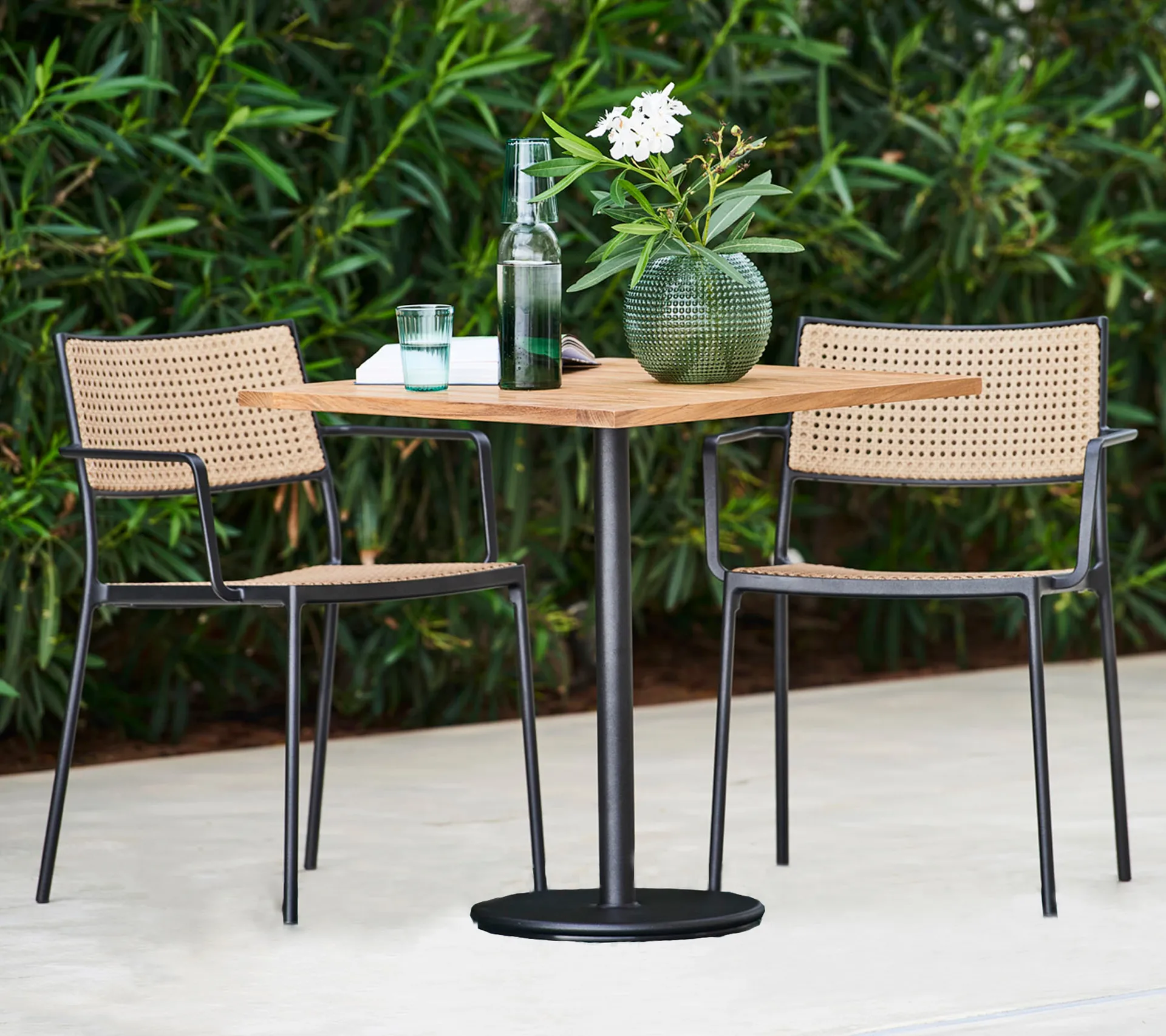 Table de café Go teak 72x72 cm, Pied Lava grey Cane-line