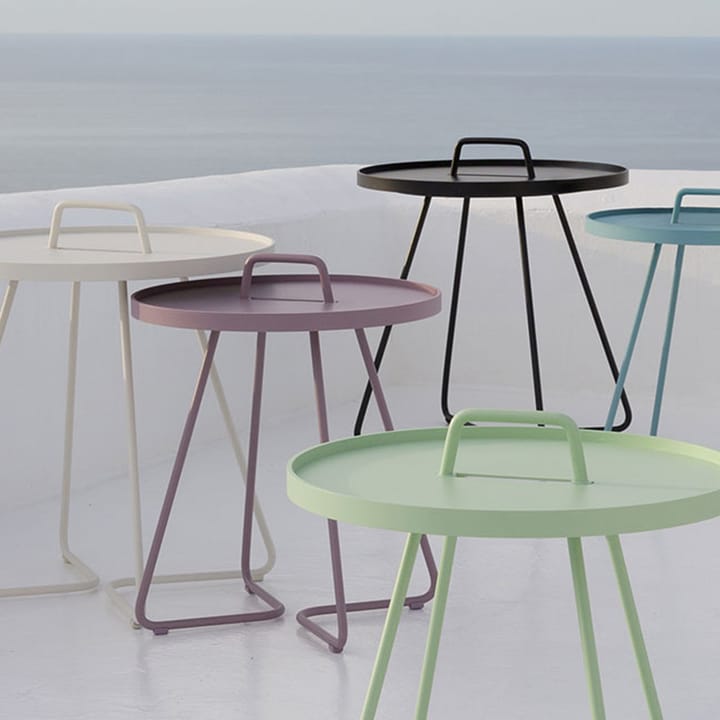 Table On the Move Ø44 cm, Dark green Cane-line