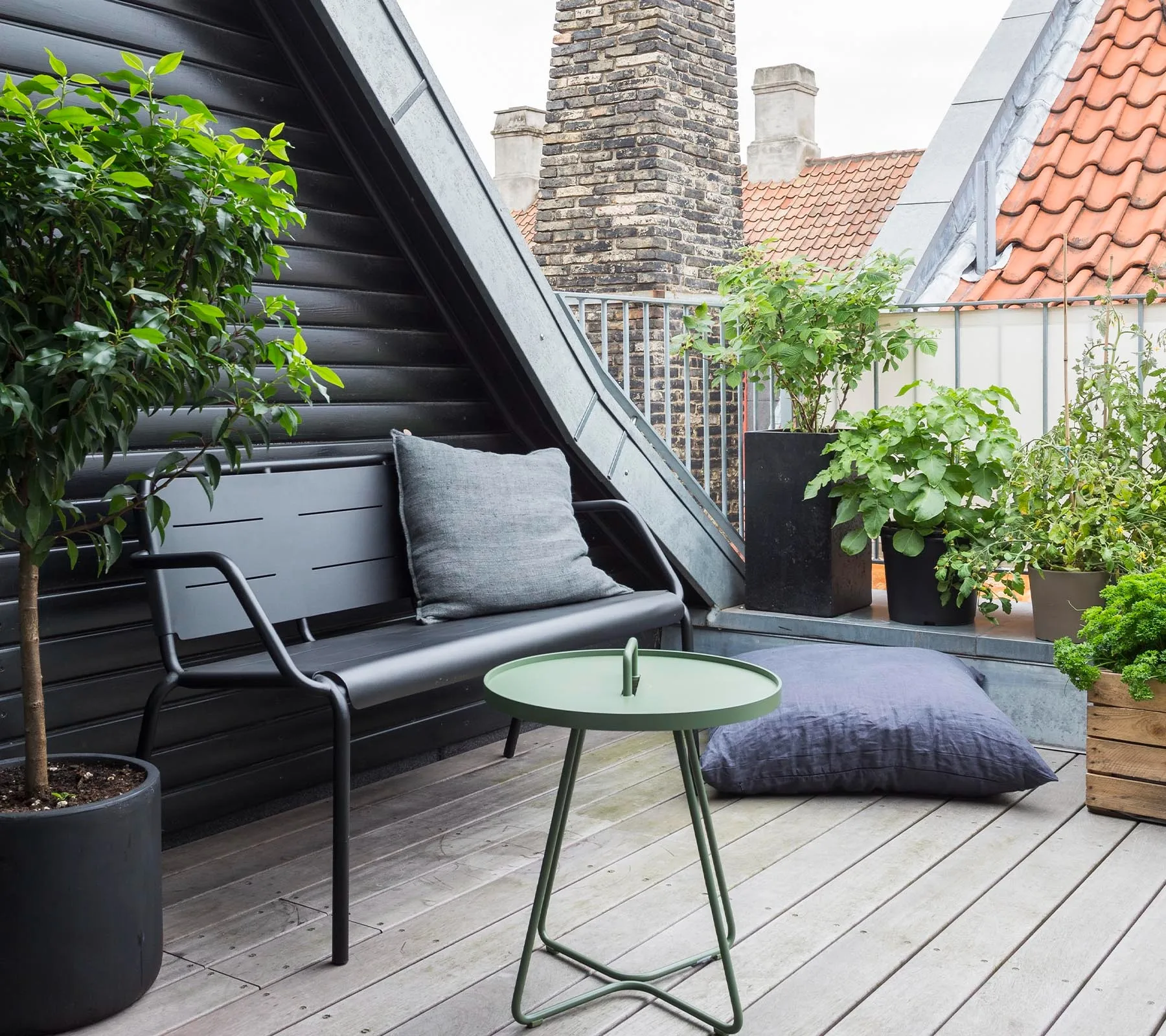 Table On the Move Ø44 cm, Sand Cane-line