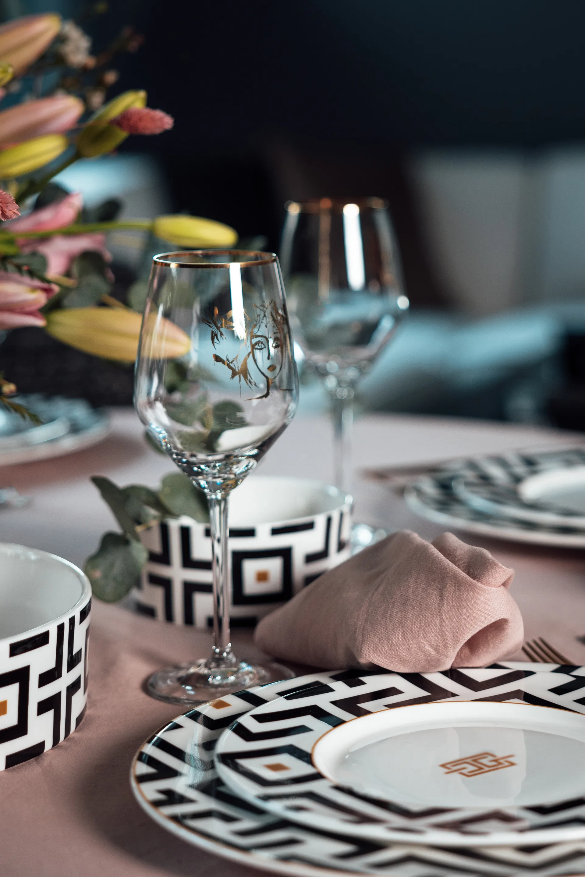 Assiette DECO Ø22,5 cm, Blanc-noir Carolina Gynning