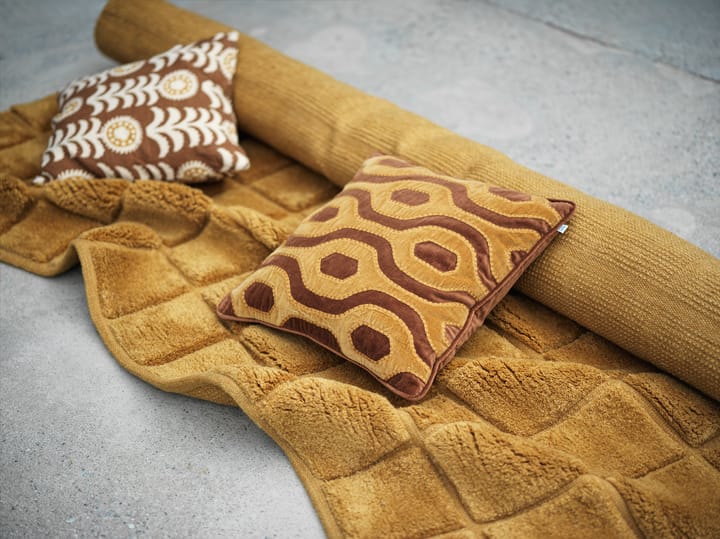 Housse de coussin Alok 50x50 cm, Taupe-jaune épicé Chhatwal & Jonsson