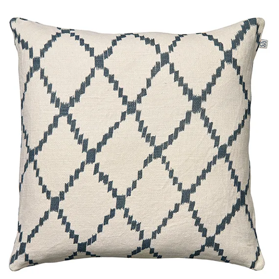 Housse de coussin Ikat Kerela 50 x 50 cm, Blanc – bleu Chhatwal & Jonsson