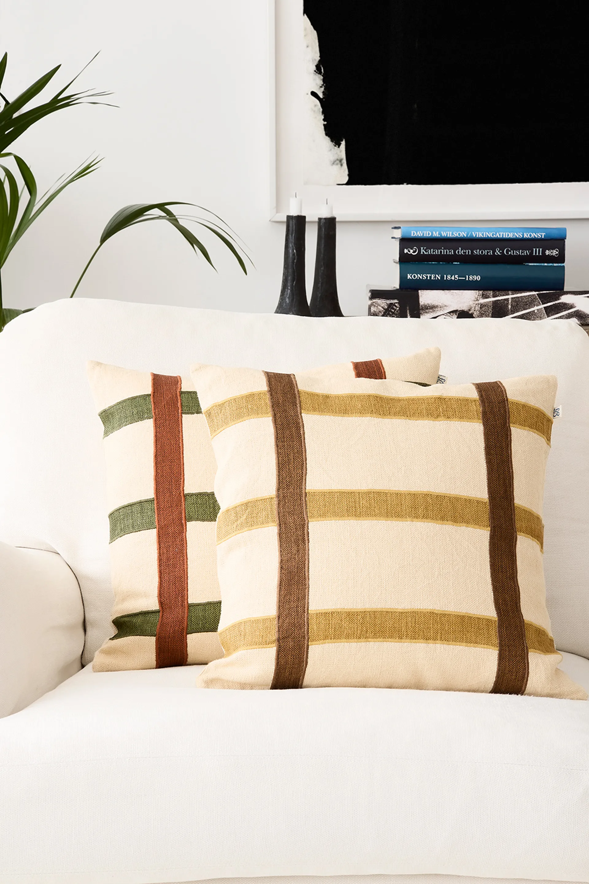 Housse de coussin Kiran 50x50 cm, Spicy Yellow-Taupe Chhatwal & Jonsson