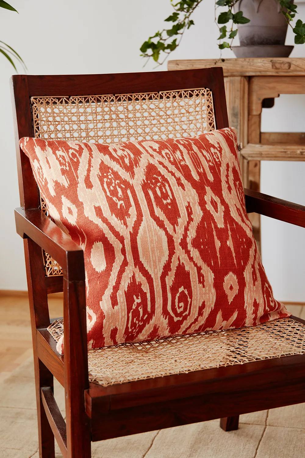 Taie Ikat Madras 50x50 cm, Apricot orange-rose Chhatwal & Jonsson