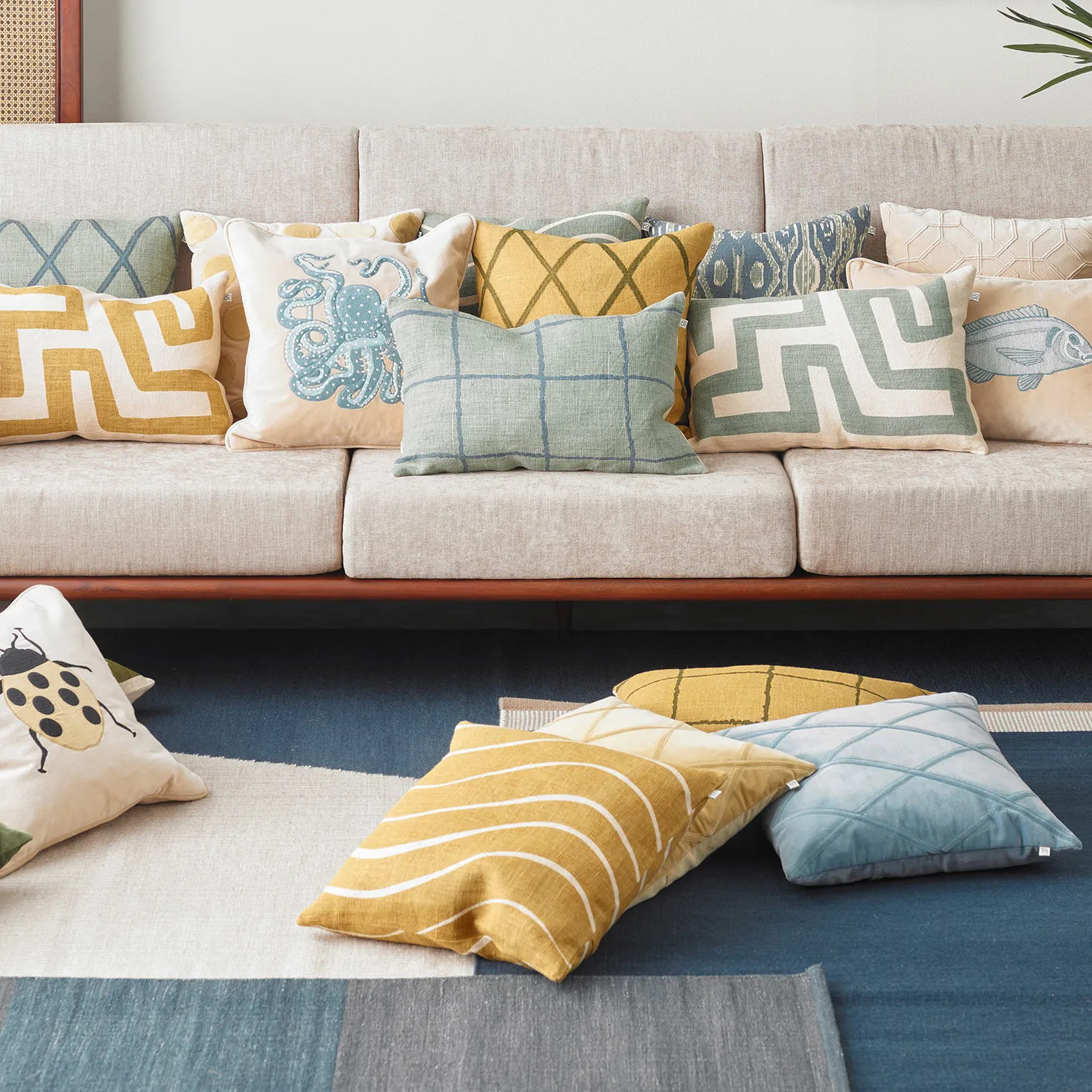 Taie Ikat Madras 50x50 cm, Heaven blue-aqua Chhatwal & Jonsson